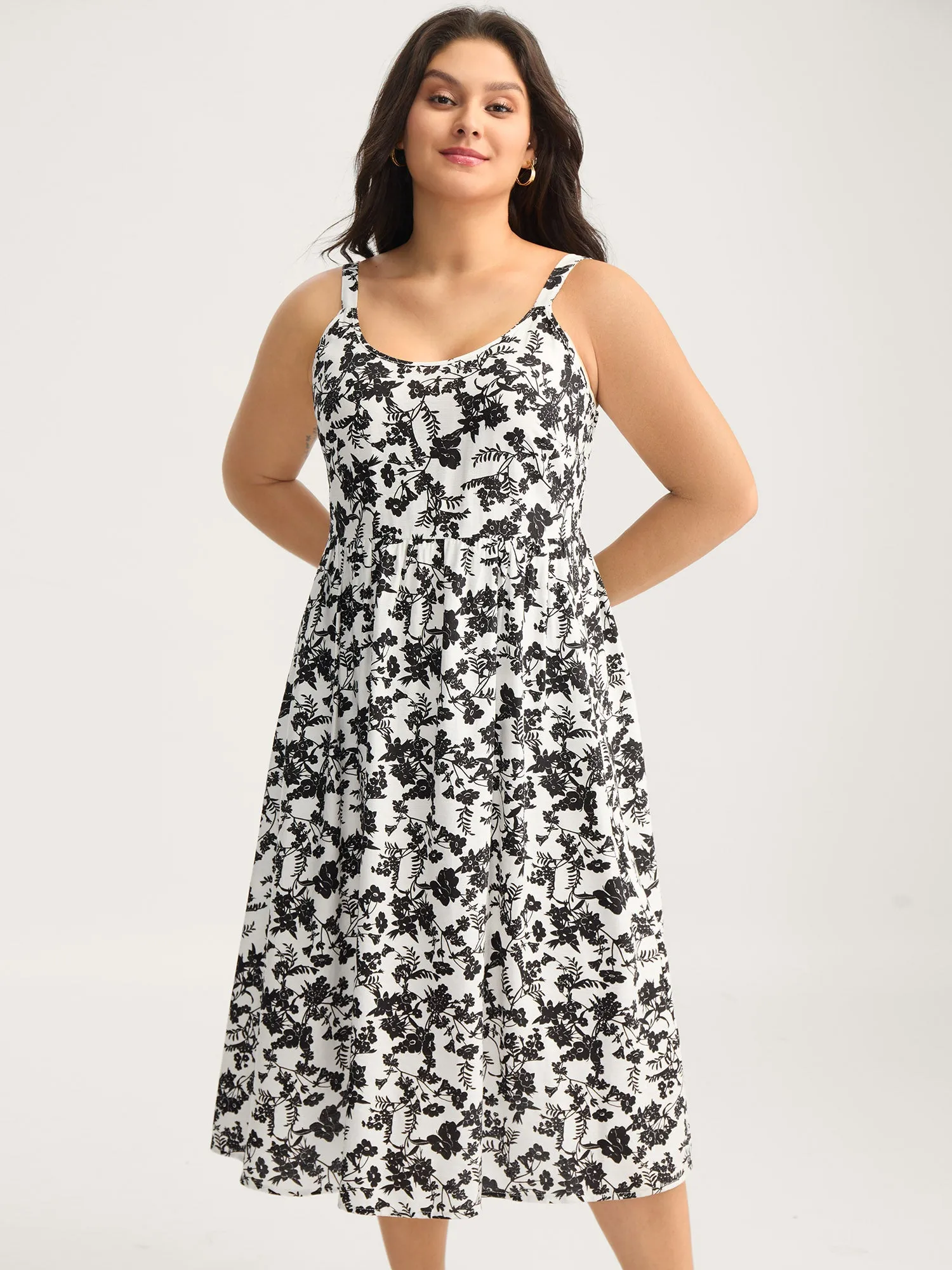 Monochrome Florals Shirred Backless Midi Dress sold by Bloomchic product image thumbnail 3