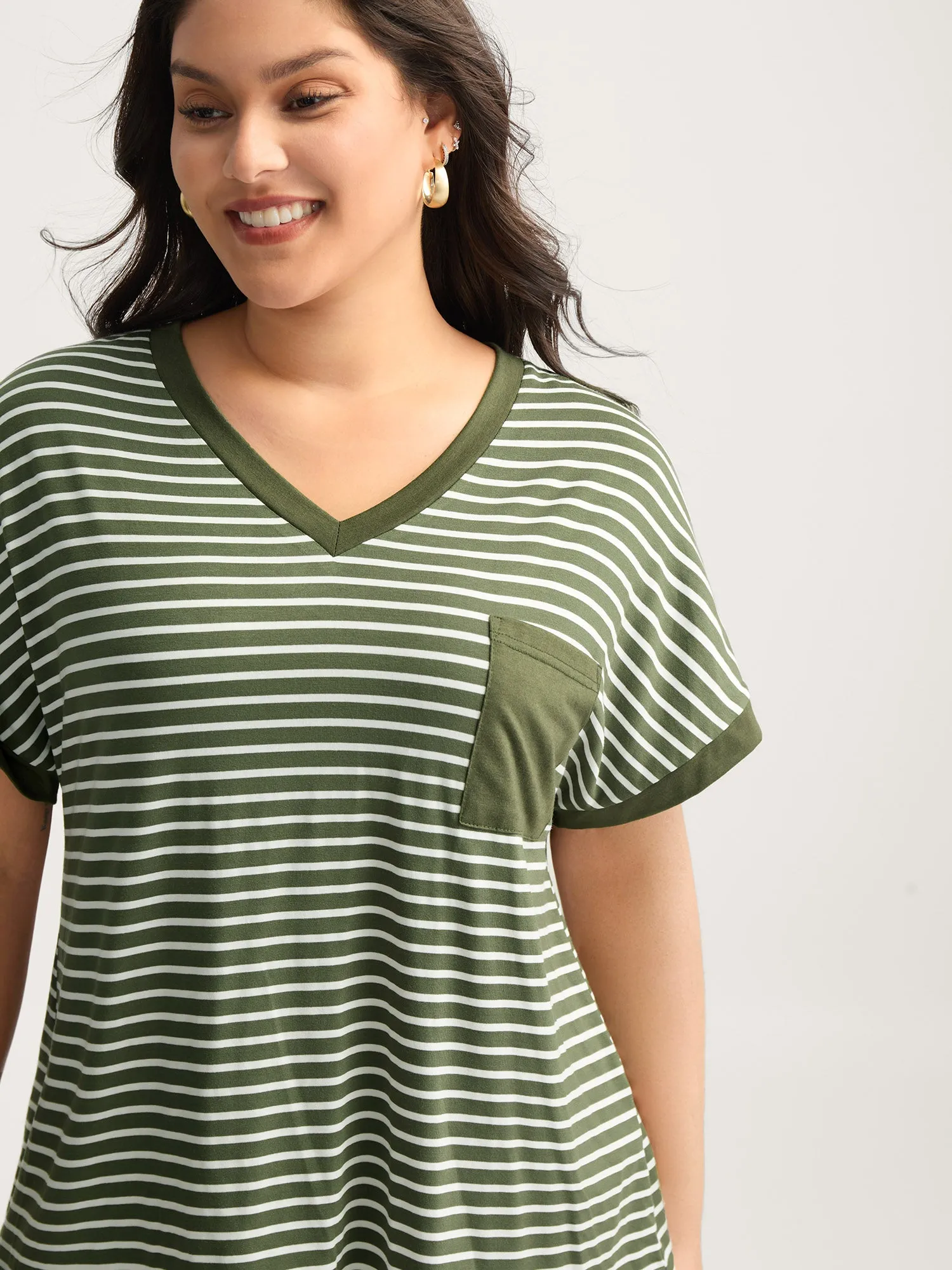 Stripe Color Contrast Pockets T-Shirt sold by Bloomchic product image thumbnail 2