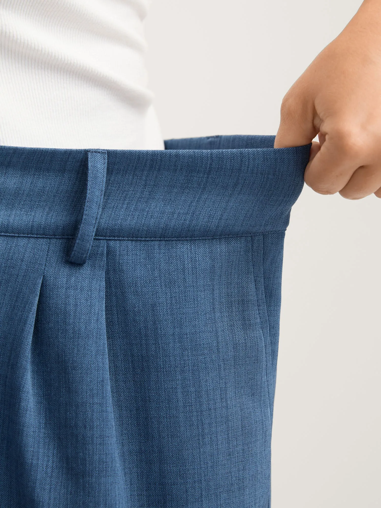 Heather Double Buckle Straight-Leg Shorts sold by Bloomchic product image thumbnail 4