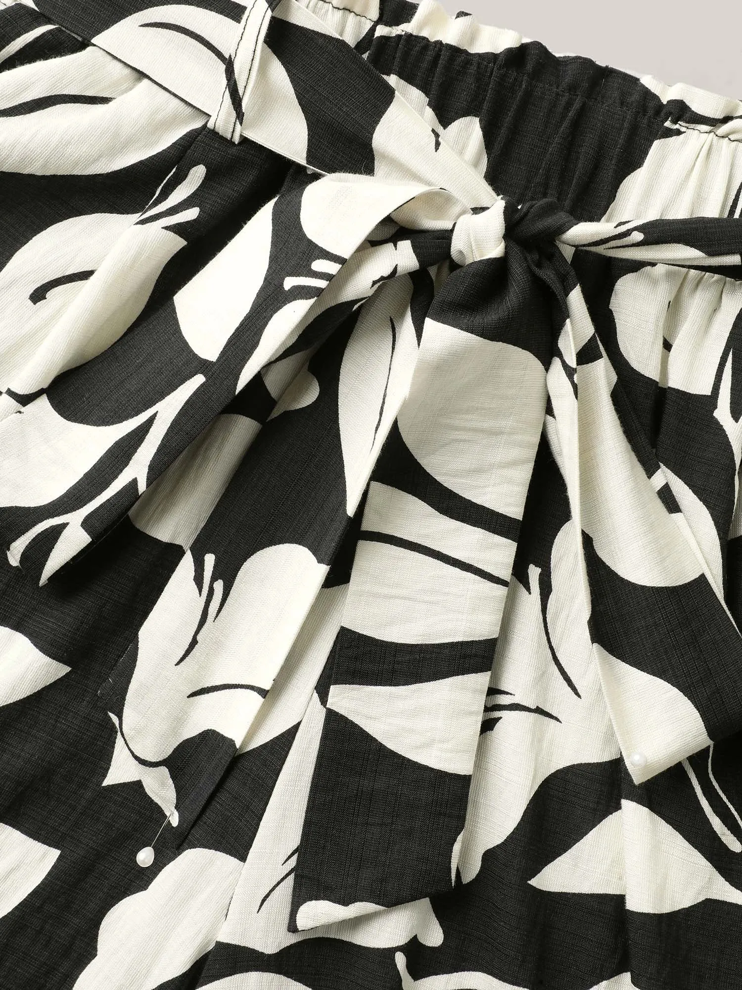 Leafy Ruffled Hem Belted Wide-Leg Pants sold by Bloomchic product image thumbnail 4