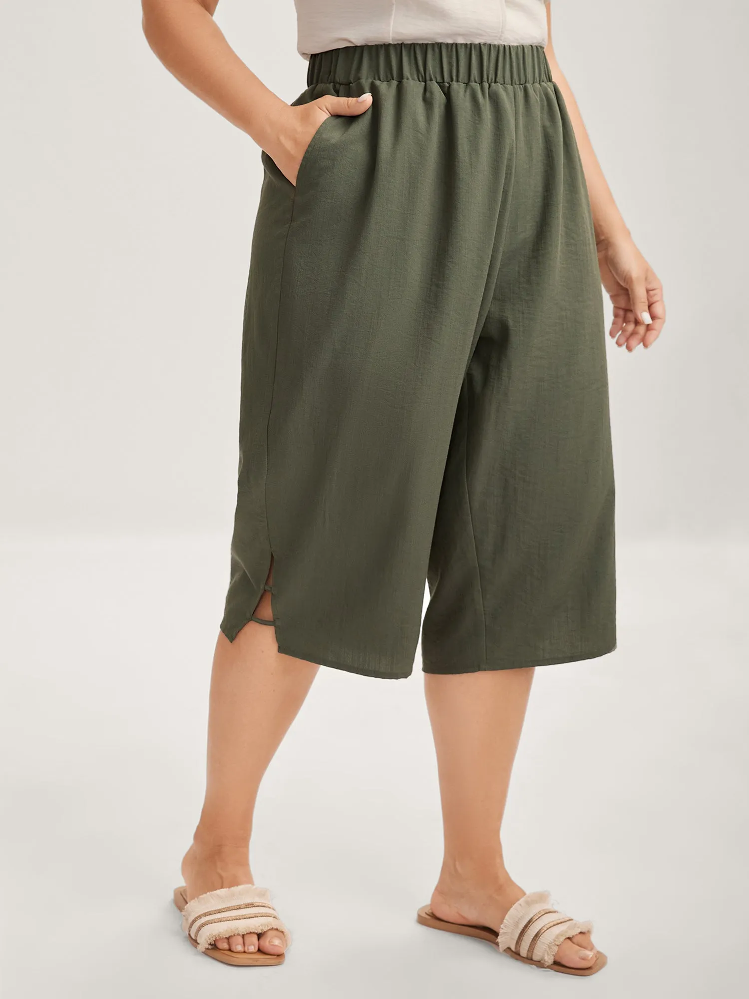 Stretchy Waist Straight-Leg Capri Pants sold by Bloomchic