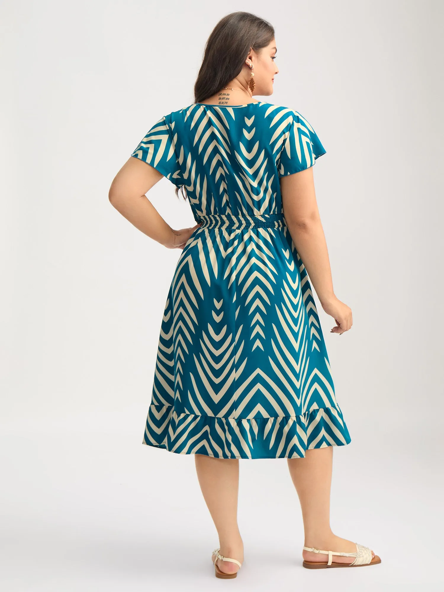 Geometric Print Cinched-Waist Midi Dress sold by Bloomchic product image thumbnail 5