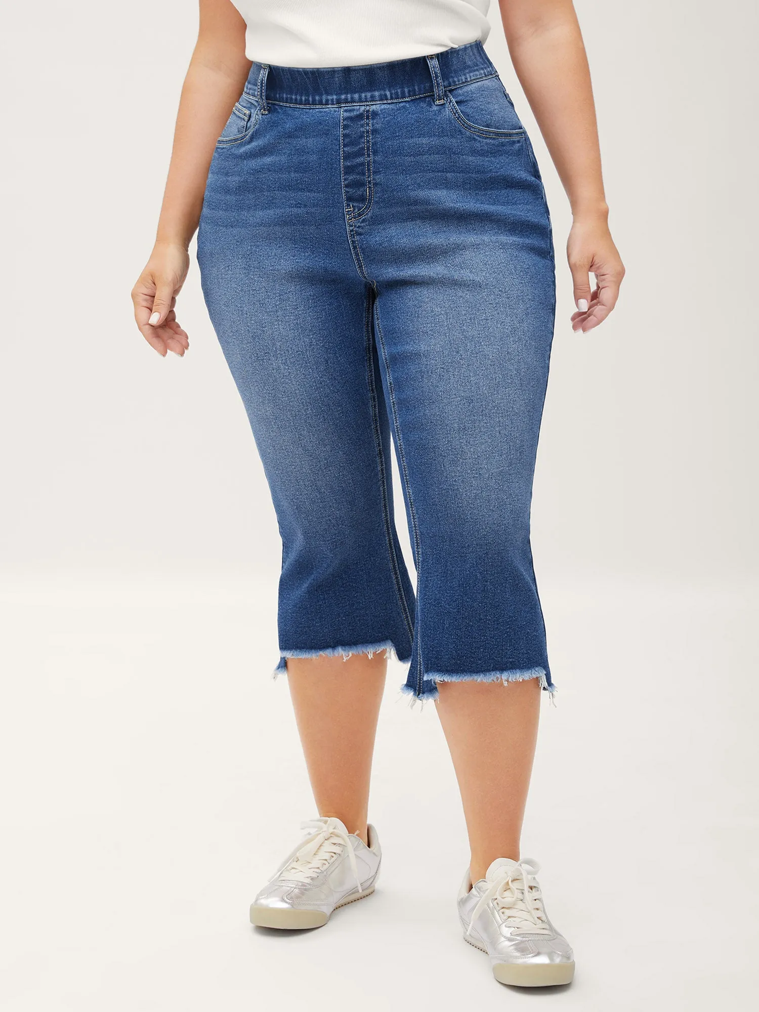 Pull-On Frayed Capri Hem Jeans sold by Bloomchic product image thumbnail 2