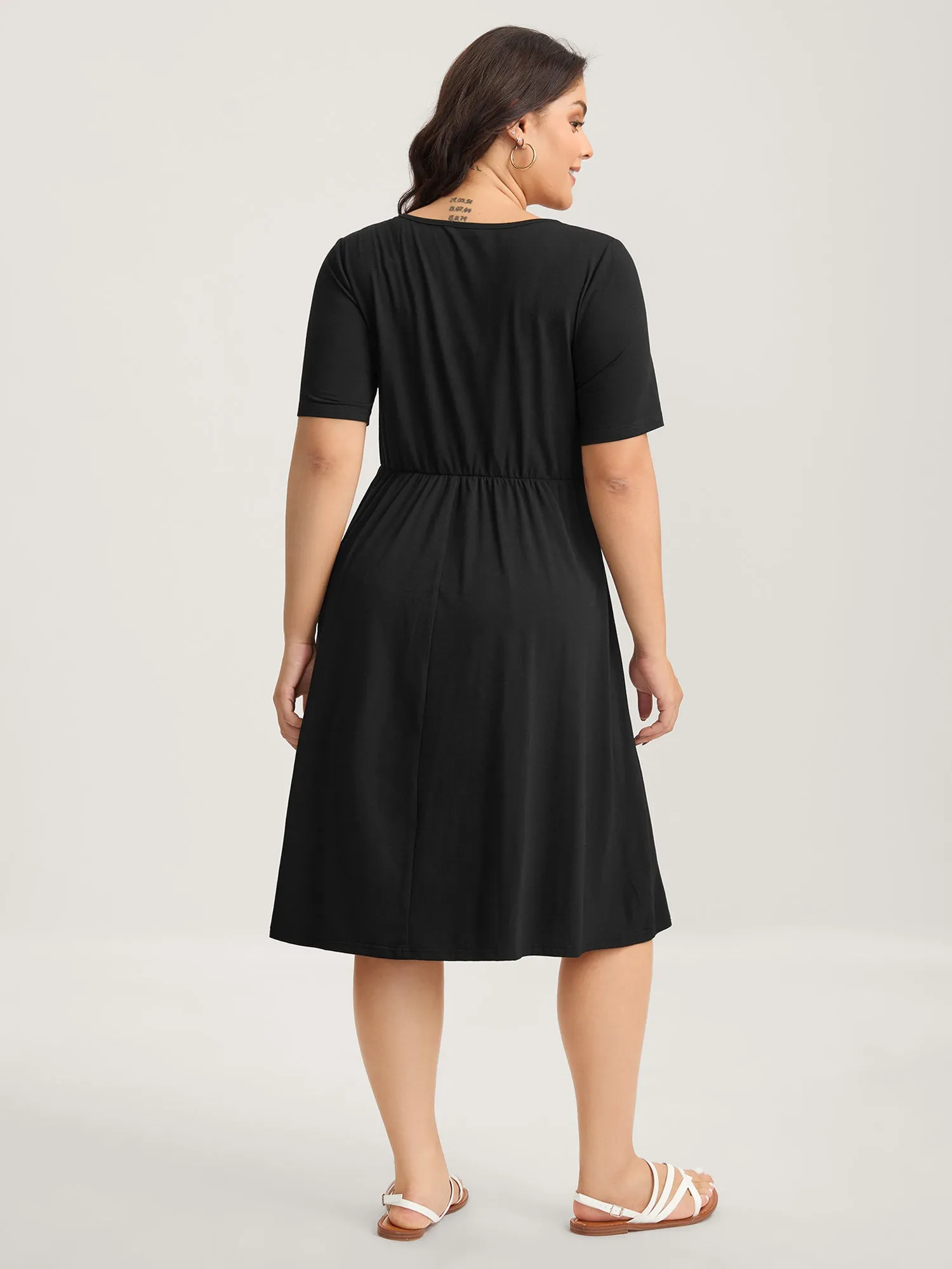 Overlap Bodice Solid Knit Pockets Midi Dress sold by Bloomchic product image thumbnail 3