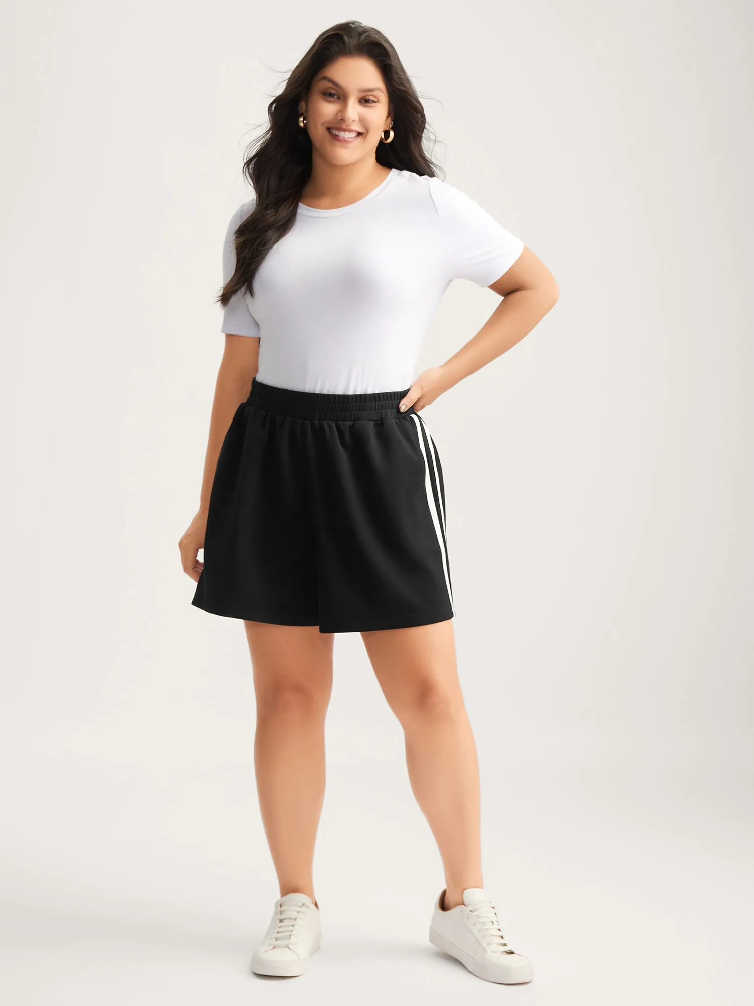 Side Drawstring Straight-Leg Shorts sold by Bloomchic product image thumbnail 3