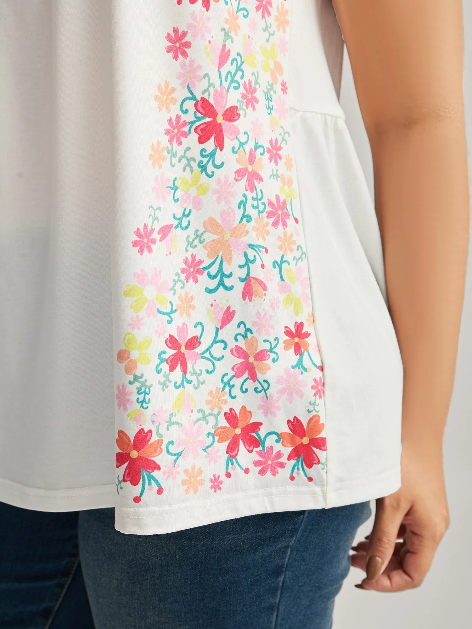 Stretchy Floral Neck Flowy Tank Top sold by Bloomchic product image thumbnail 4