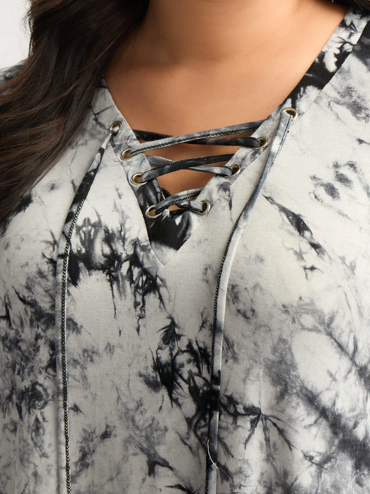 Ombre Gradient Cross-Tie Neck T-Shirt sold by Bloomchic product image thumbnail 4