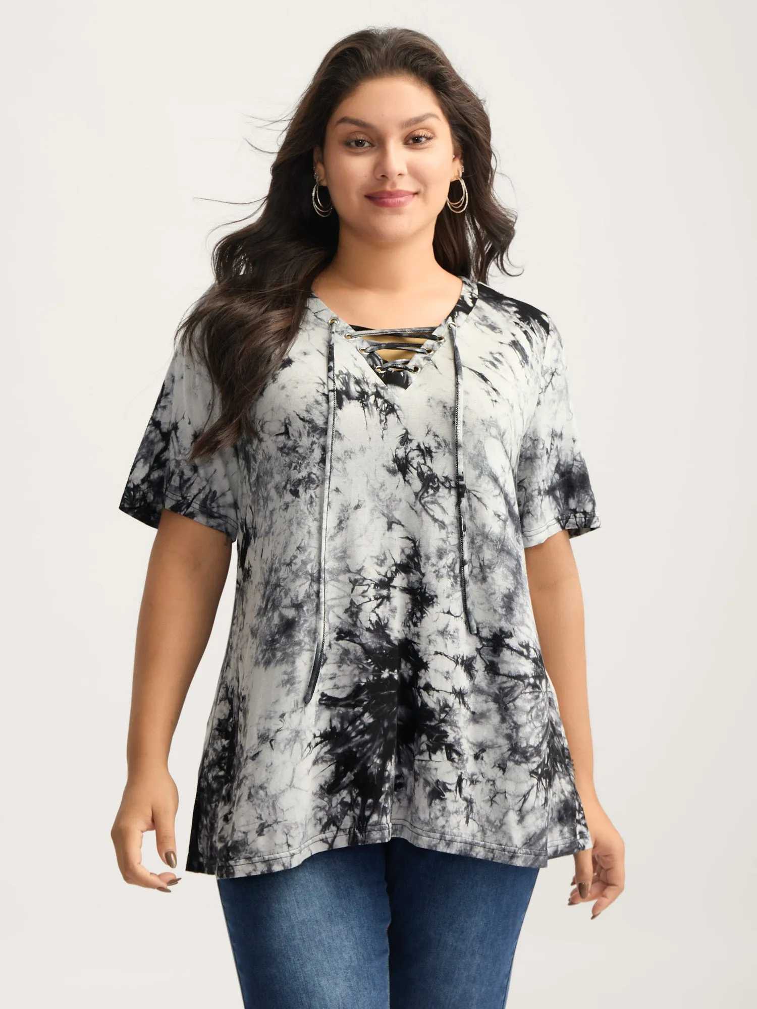 Ombre Gradient Cross-Tie Neck T-Shirt sold by Bloomchic product image thumbnail 2