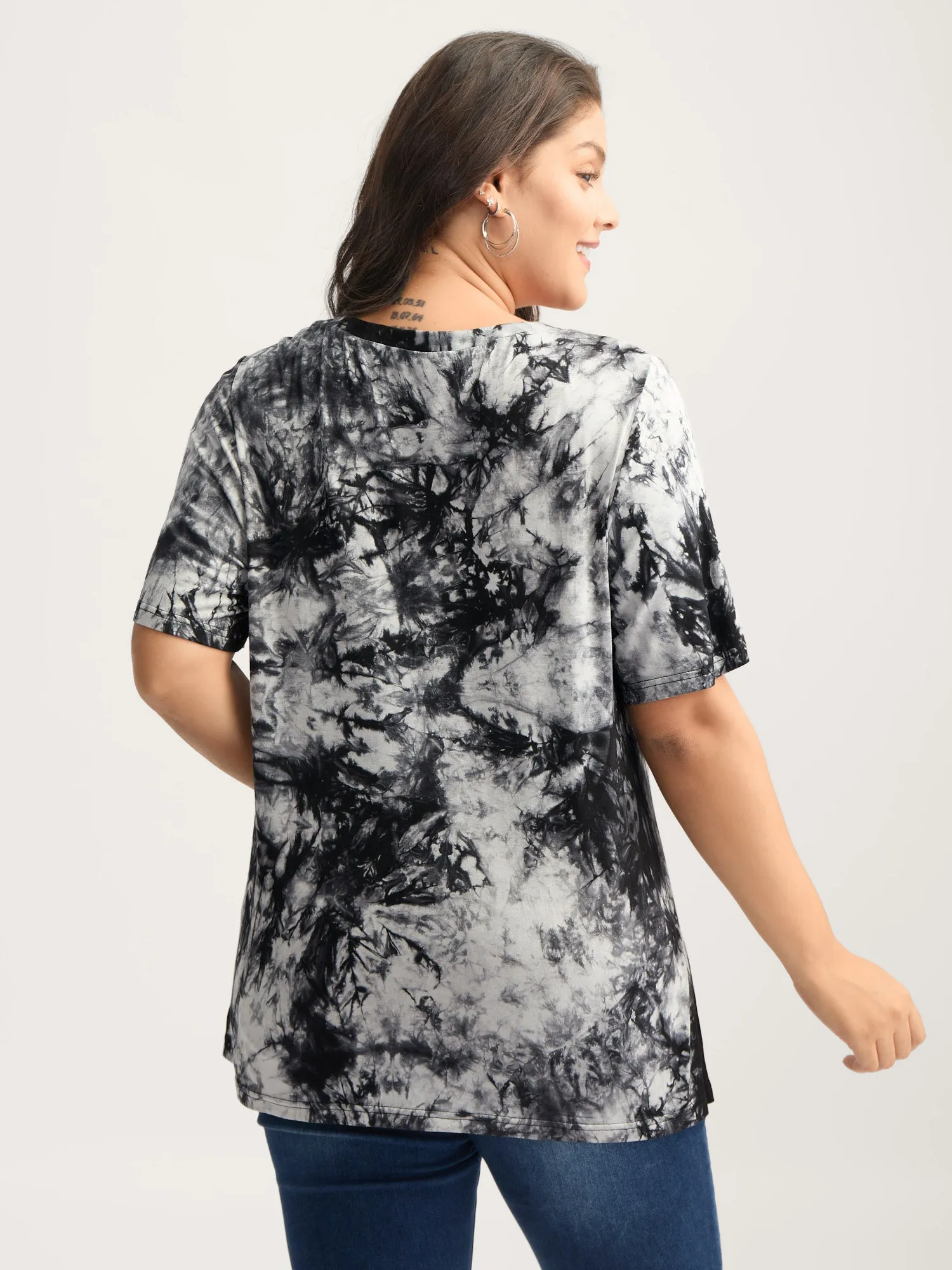 Ombre Gradient Cross-Tie Neck T-Shirt sold by Bloomchic product image thumbnail 5