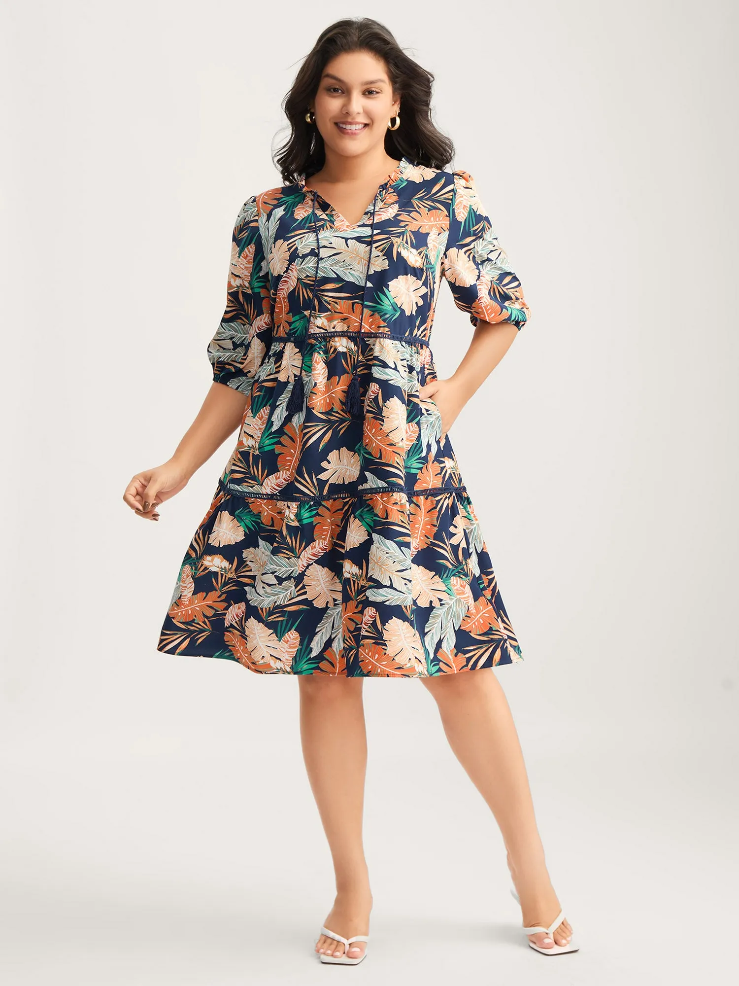 Tropical Leaf Print Lace Stretchy Midi Dress sold by Bloomchic product image thumbnail 3