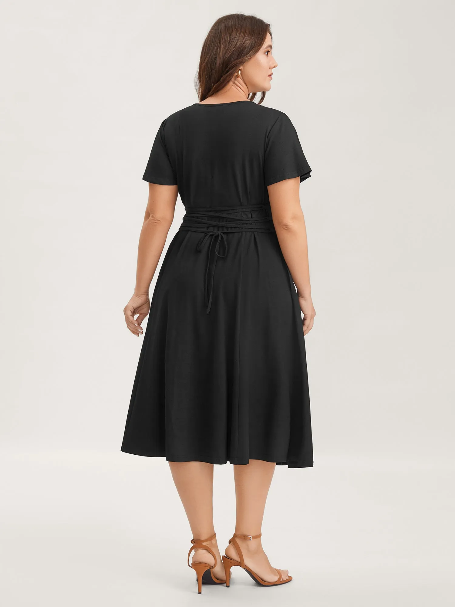 Super Stretchy Back-Tie Pockets Midi Dress sold by Bloomchic