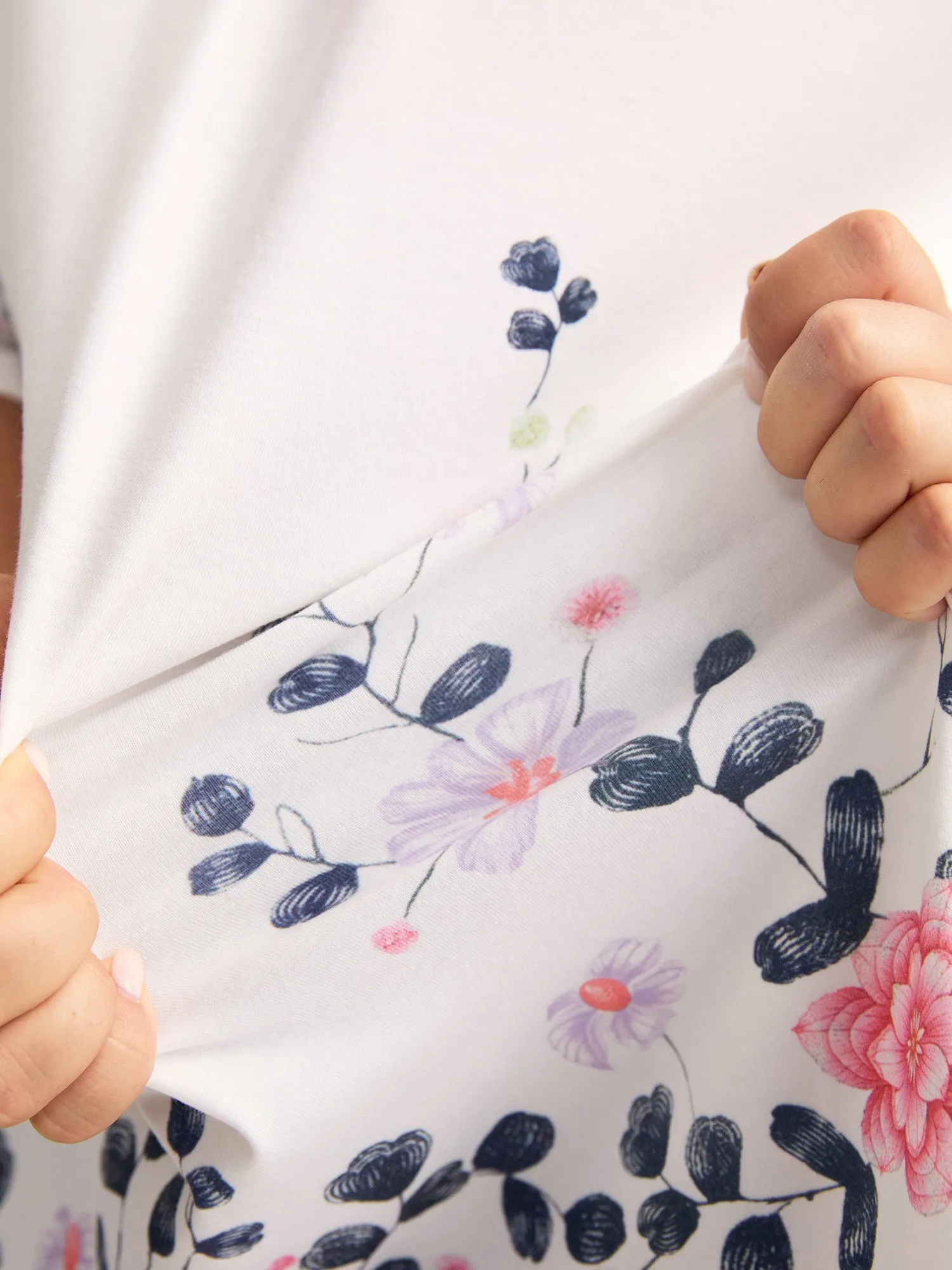 Stretchy Floral Print V-Neck Knit Top sold by Bloomchic product image thumbnail 2