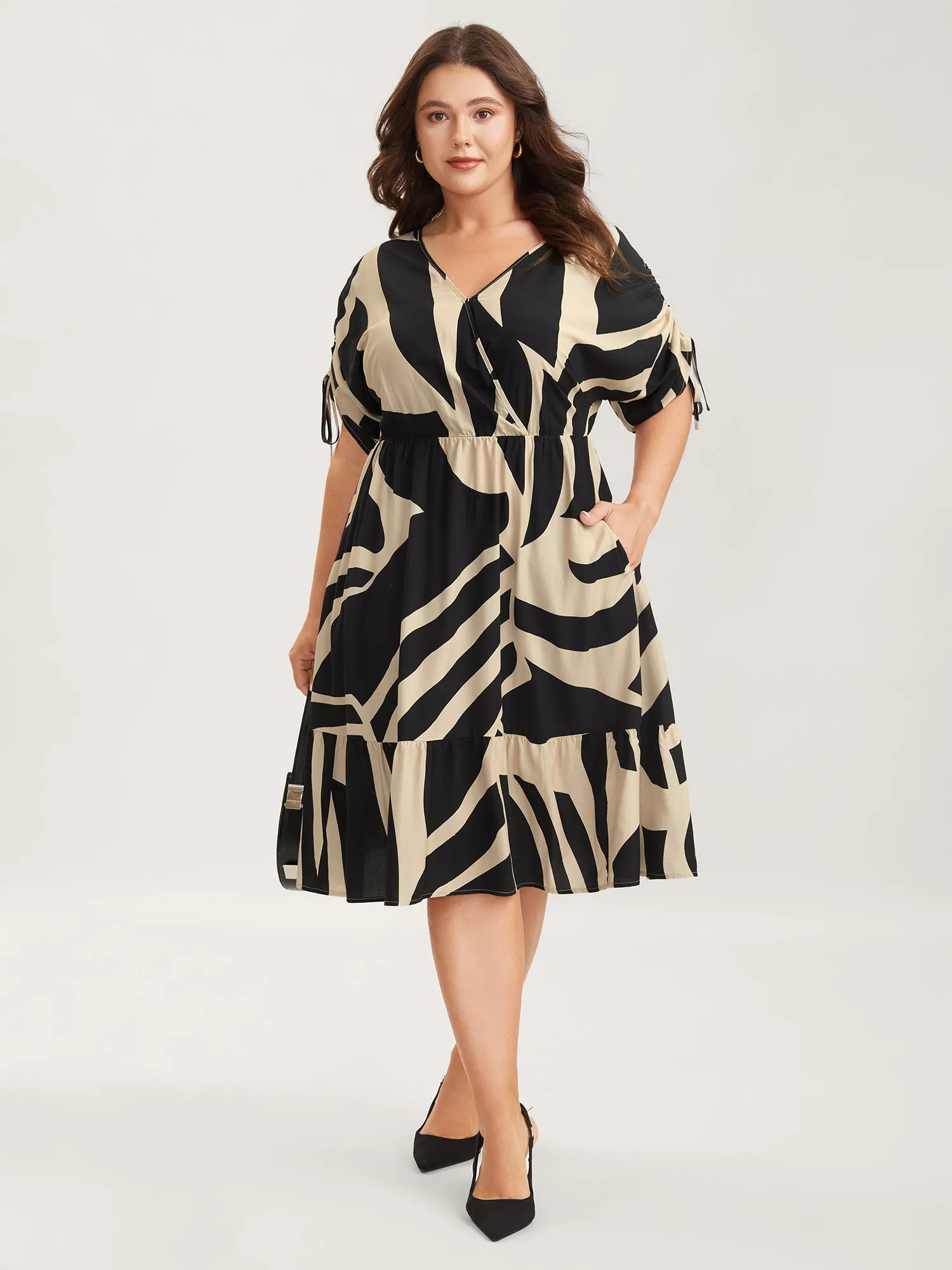 Stretchy Waist Geometric Print Midi Dress sold by Bloomchic