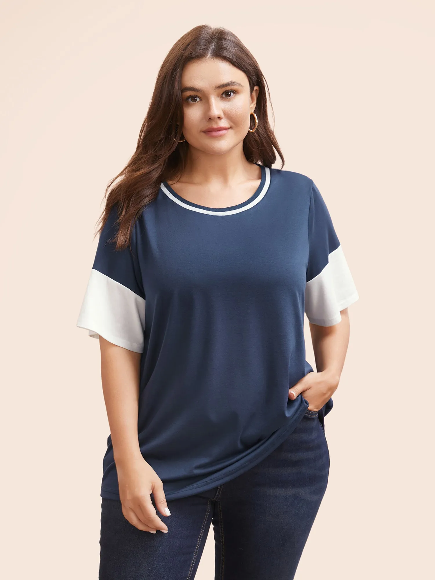 Round Neck Contrast Patchwork T-shirt sold by Bloomchic