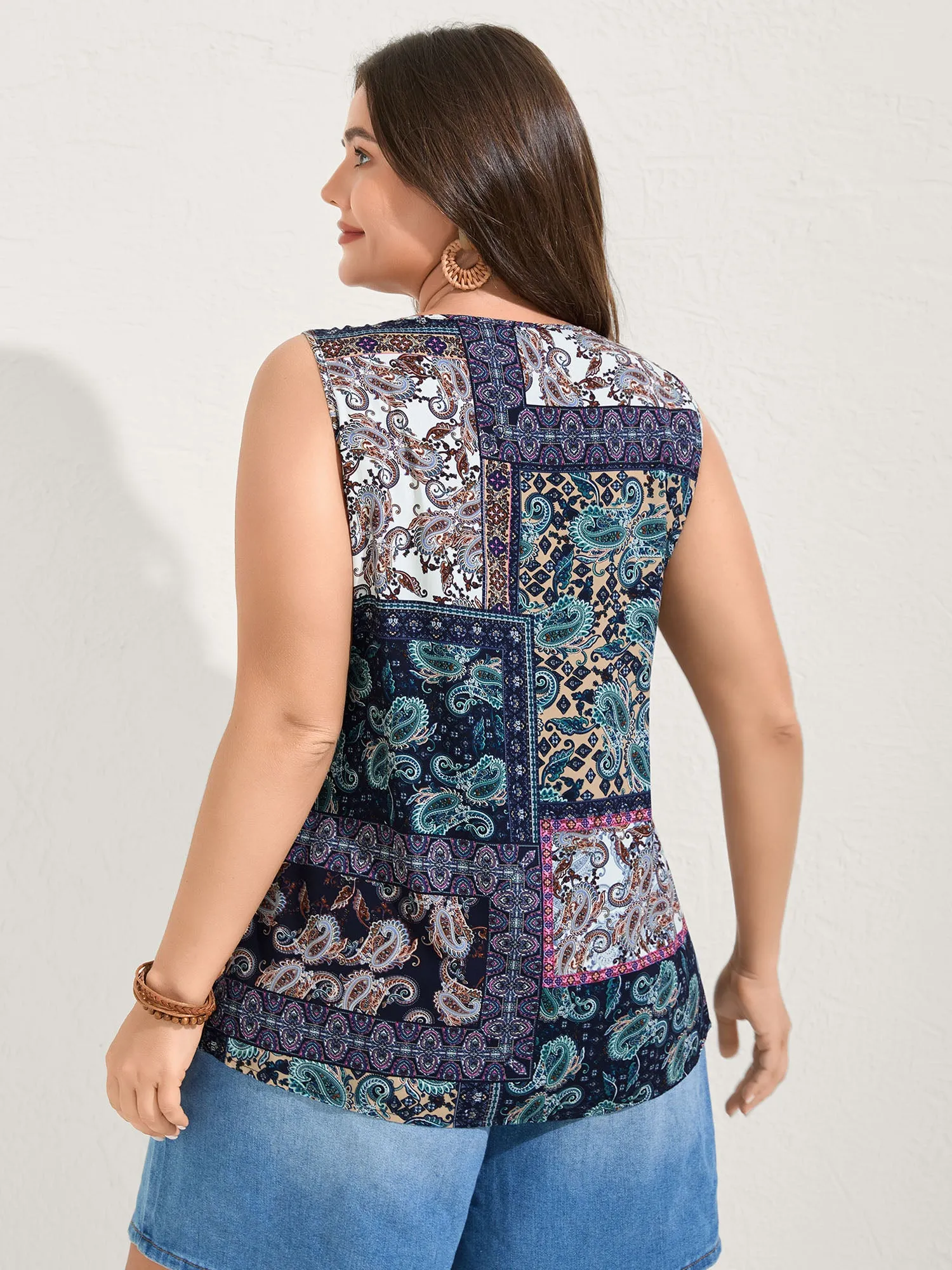 Rayon Floral Contrast Collage Tank Top sold by Bloomchic product image thumbnail 4
