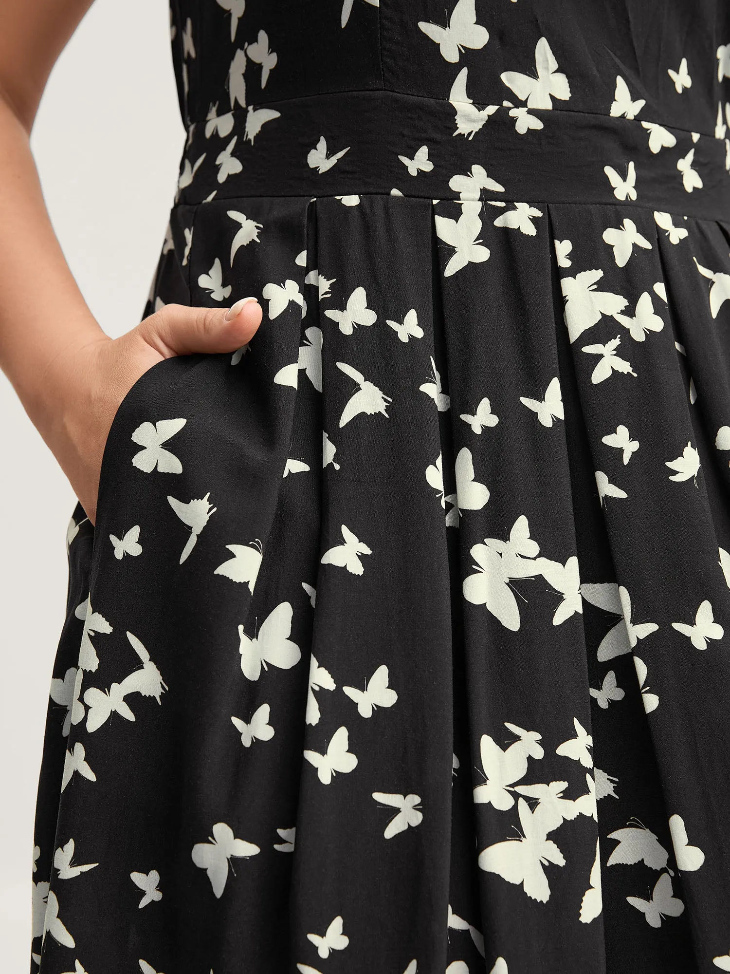 Rayon Monochrome Butterfly Stretchy Midi Dress sold by Bloomchic product image thumbnail 2