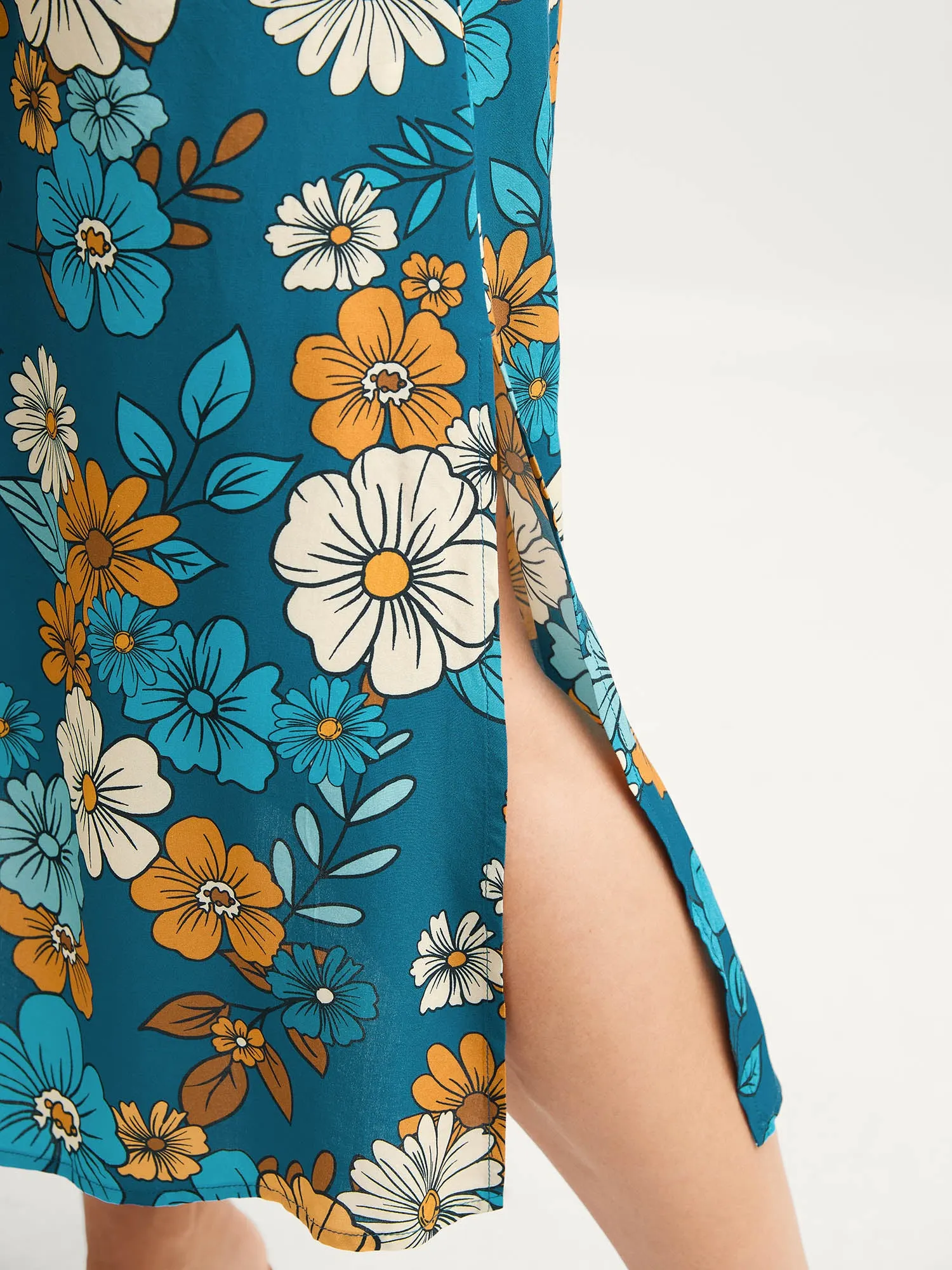 Floral Drawstring Bodice Side Slit Midi Dress sold by Bloomchic product image thumbnail 3