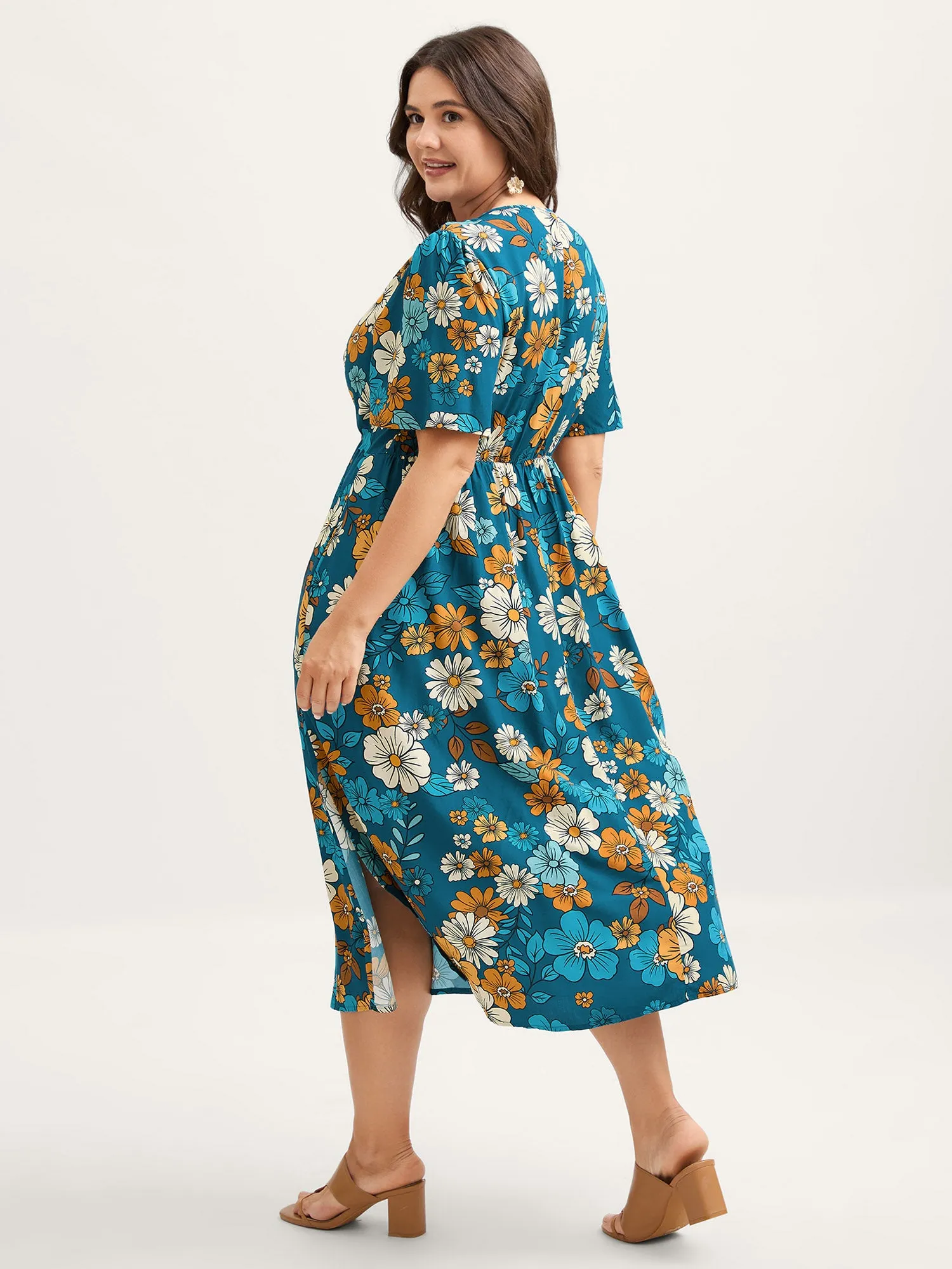 Floral Drawstring Bodice Side Slit Midi Dress sold by Bloomchic product image thumbnail 4