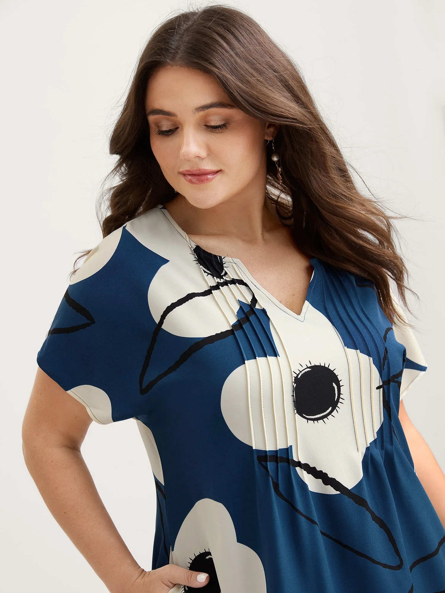 Floral Pleated Front Pockets Midi Dress sold by Bloomchic product image thumbnail 2