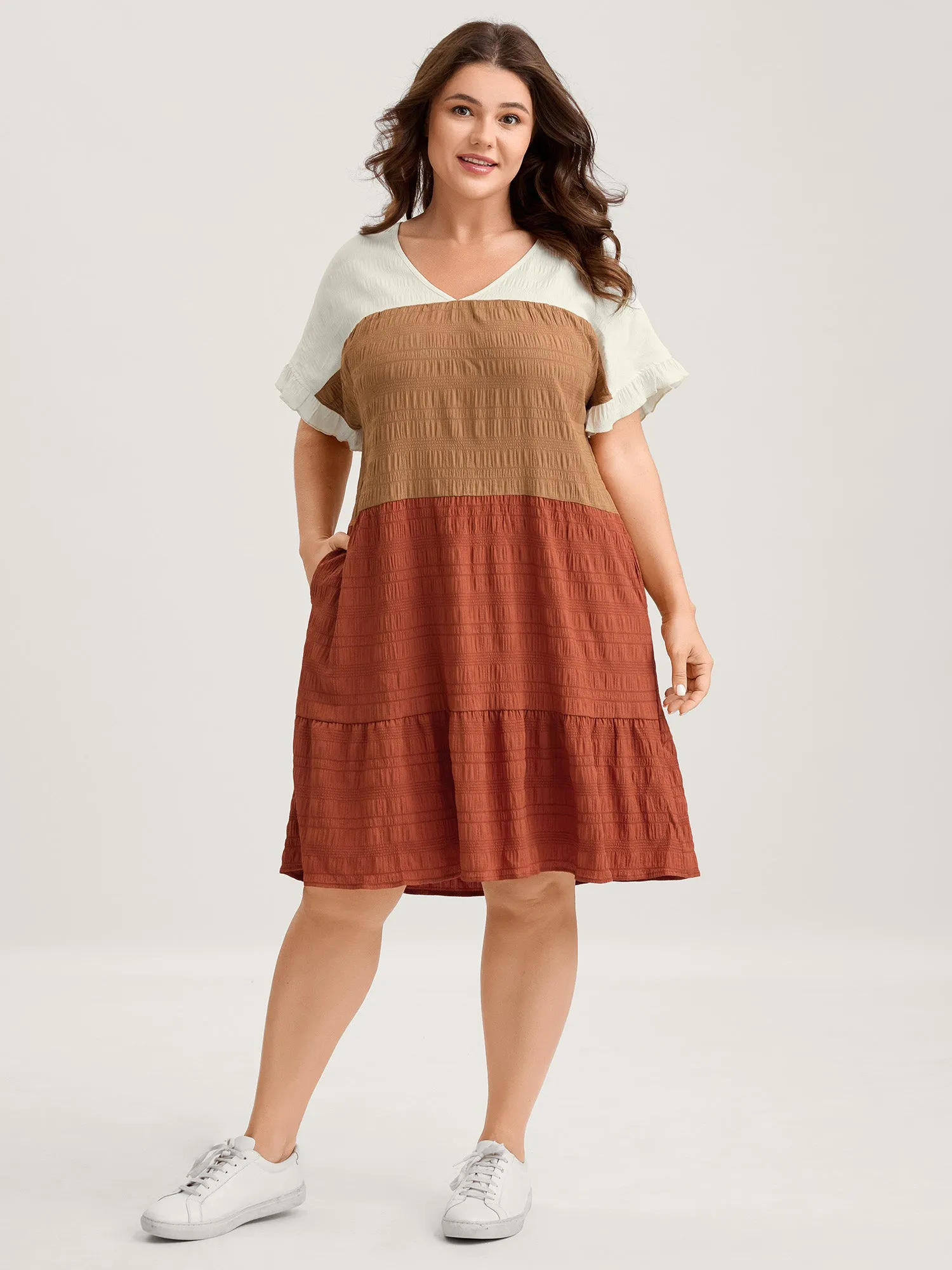 Textured Color Block Tiered Midi Dress sold by Bloomchic product image thumbnail 3