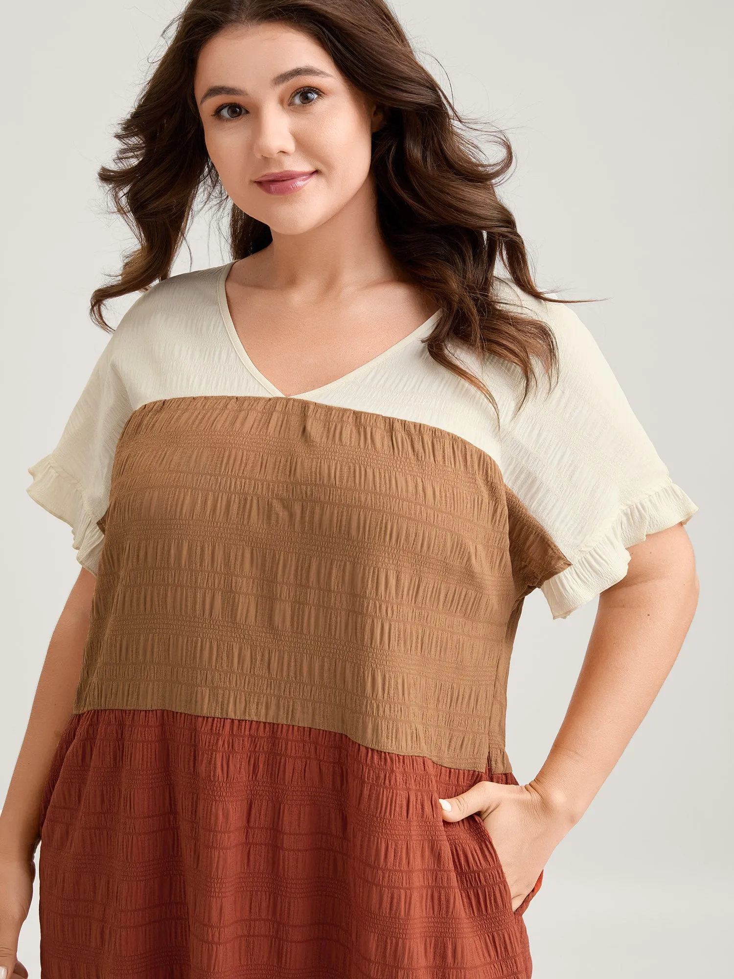 Textured Color Block Tiered Midi Dress sold by Bloomchic product image thumbnail 2