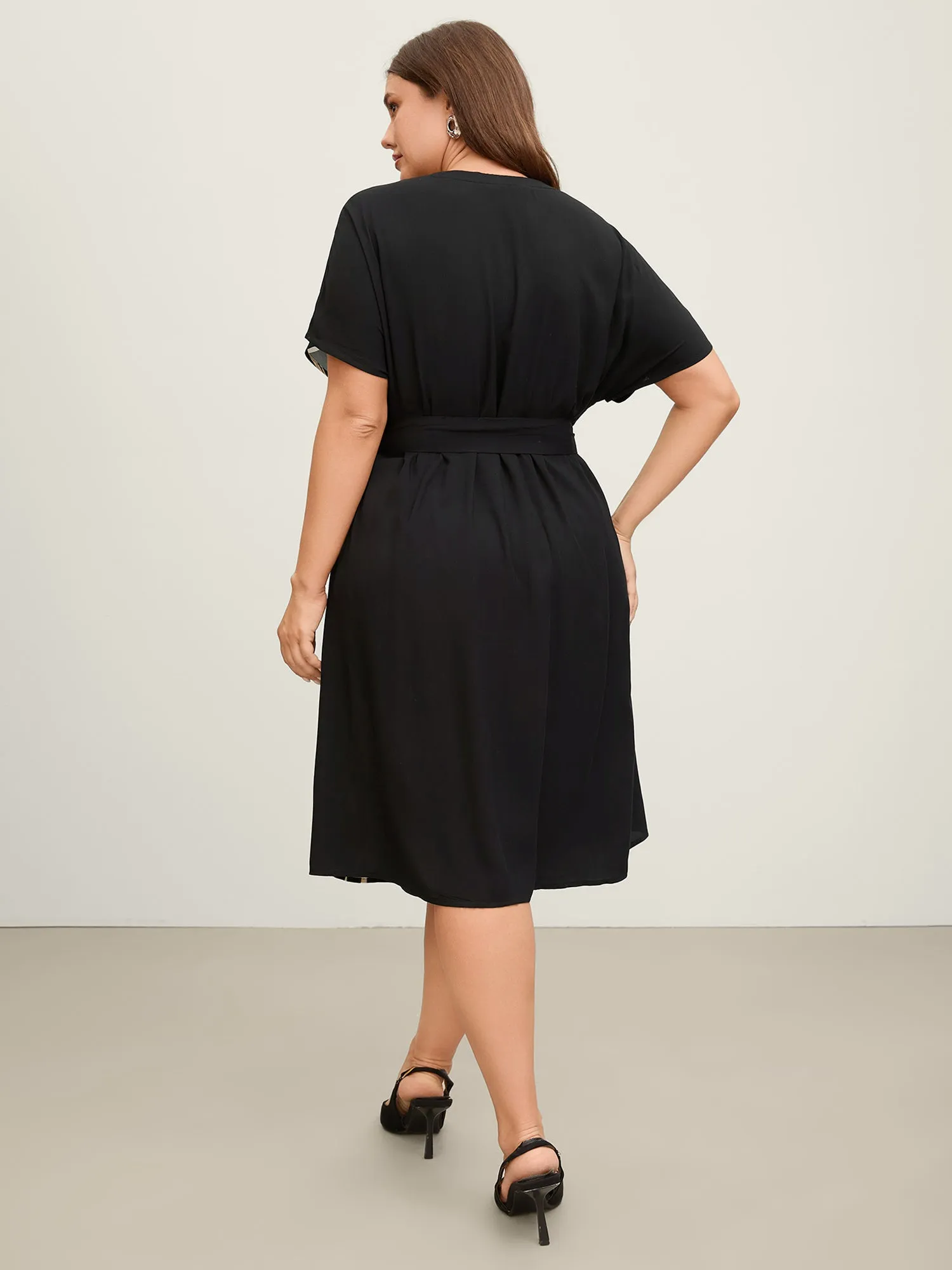 Abstract Contrast Curvy Hem Belted Midi Dress sold by Bloomchic product image thumbnail 4