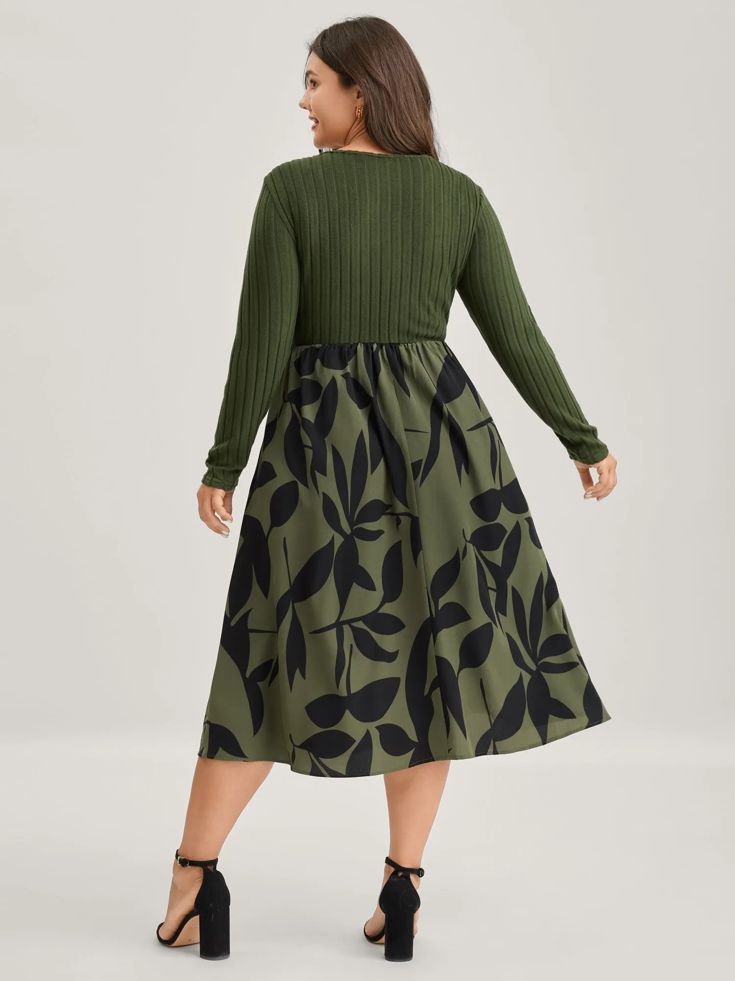 Ditsy Floral Spliced Stretchy Midi Dress sold by Bloomchic product image thumbnail 4