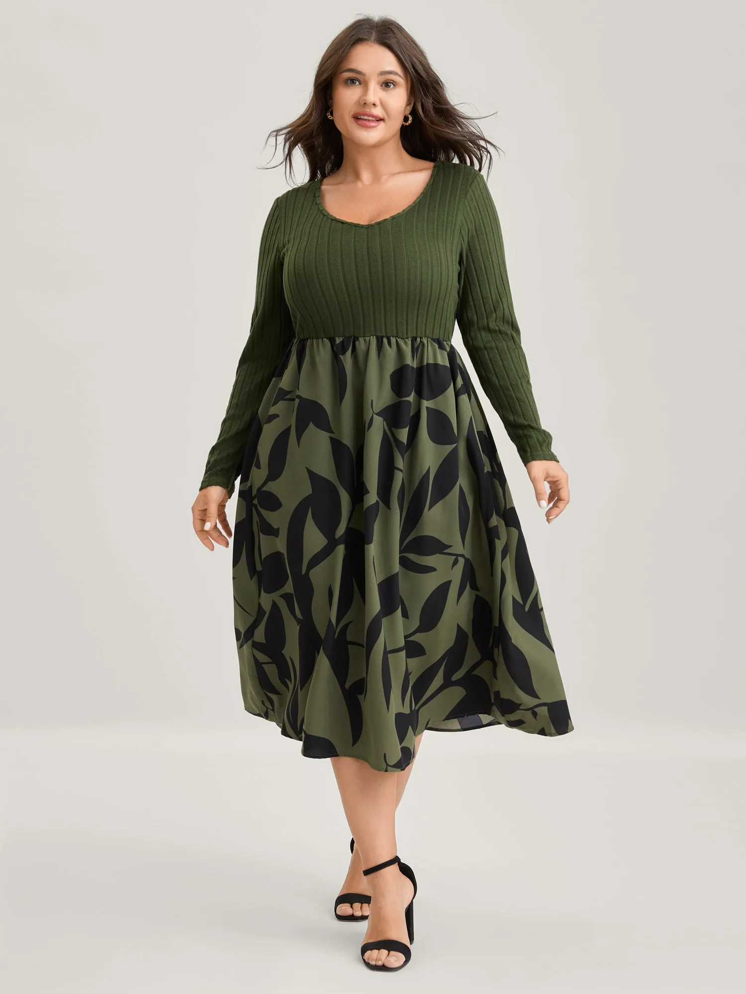 Ditsy Floral Spliced Stretchy Midi Dress sold by Bloomchic product image thumbnail 2