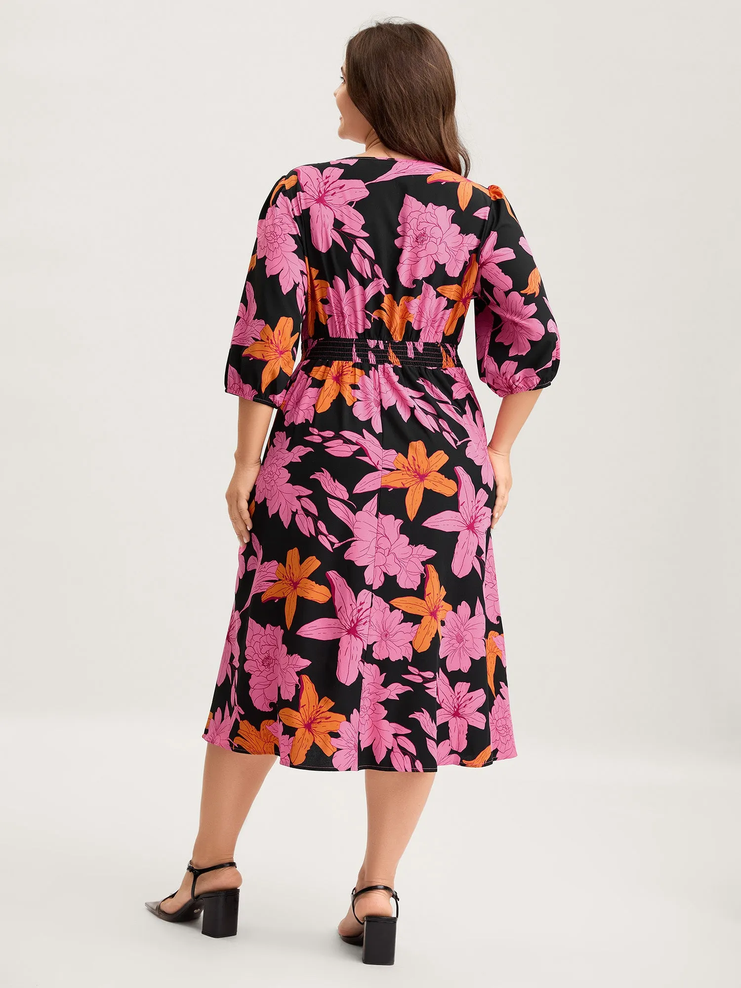 Large Floral Print Shirred Pockets Midi Dress sold by Bloomchic product image thumbnail 4