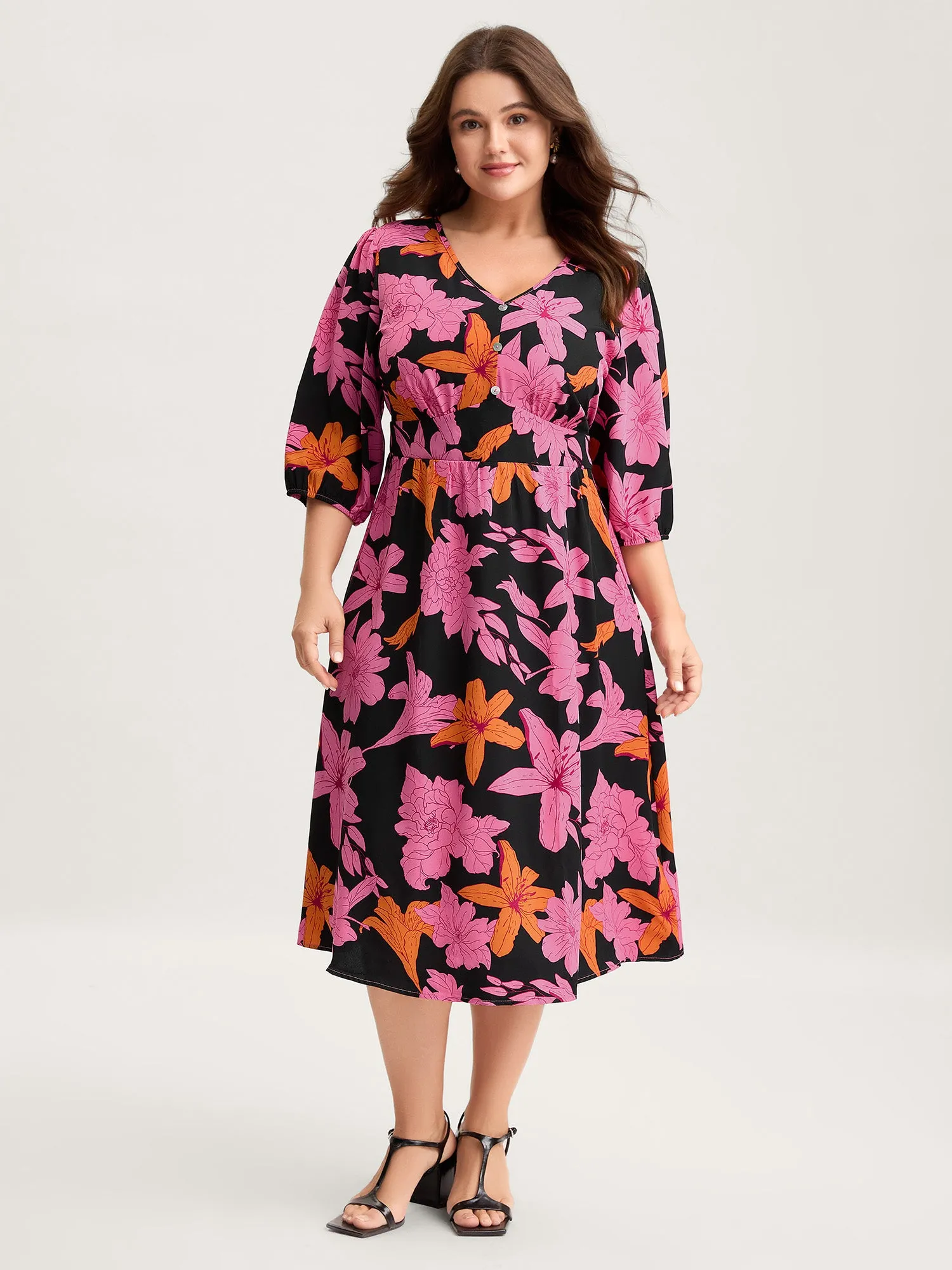 Large Floral Print Shirred Pockets Midi Dress sold by Bloomchic product image thumbnail 3