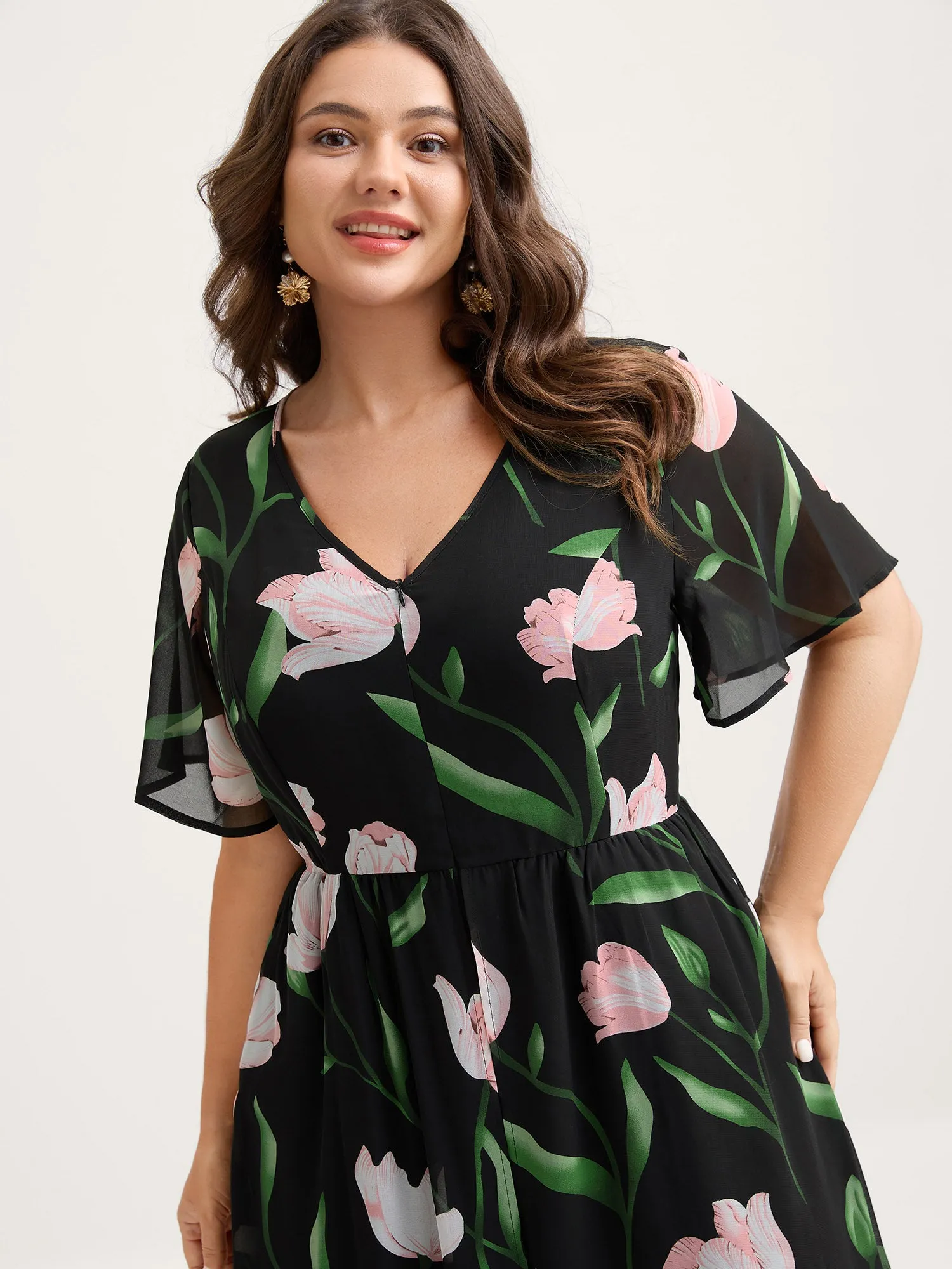 Hidden Zipper Floral Layered Pockets Jumpsuit sold by Bloomchic product image thumbnail 2