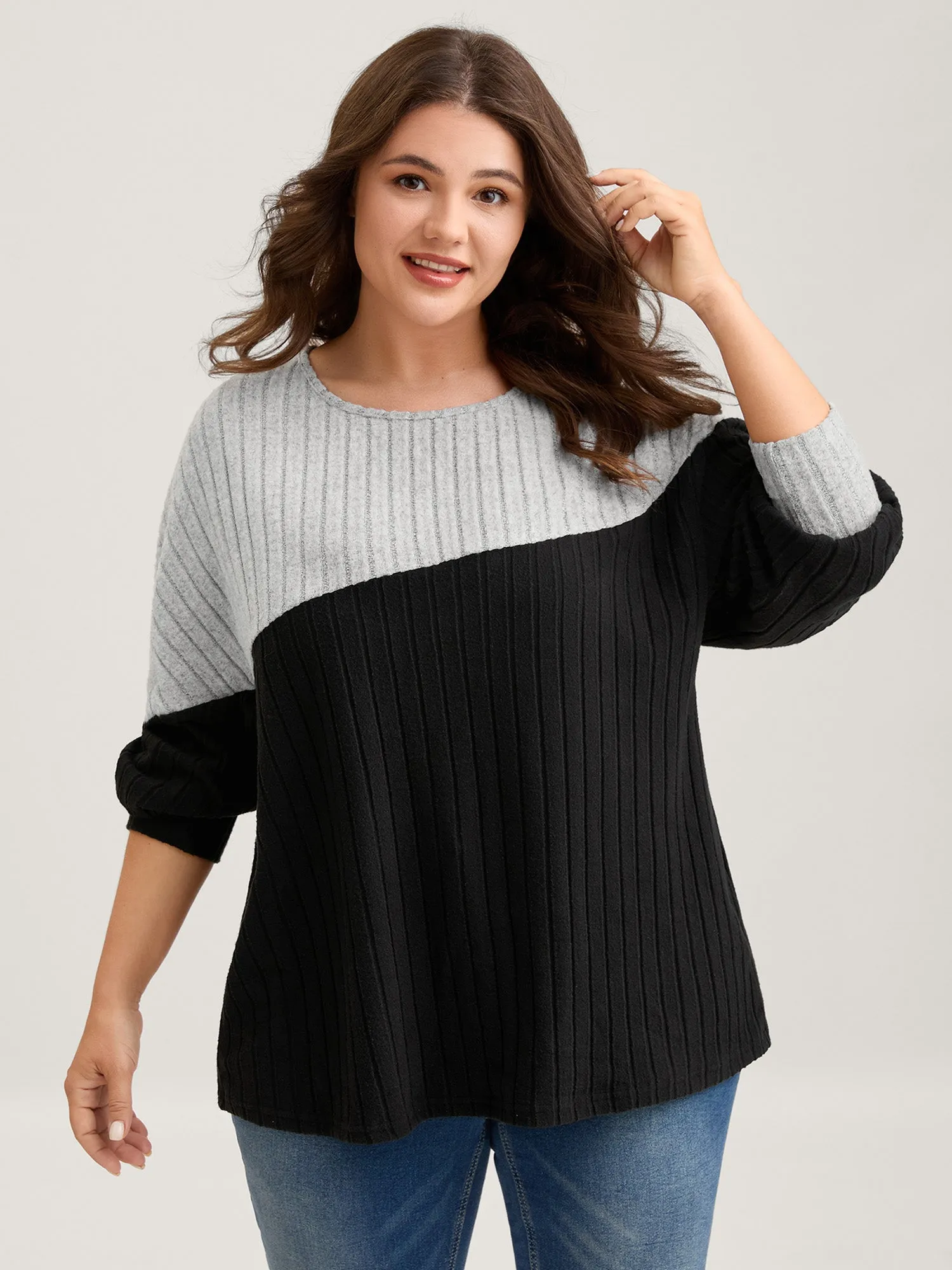 Color Contrast Ribbed Sweatshirt sold by Bloomchic