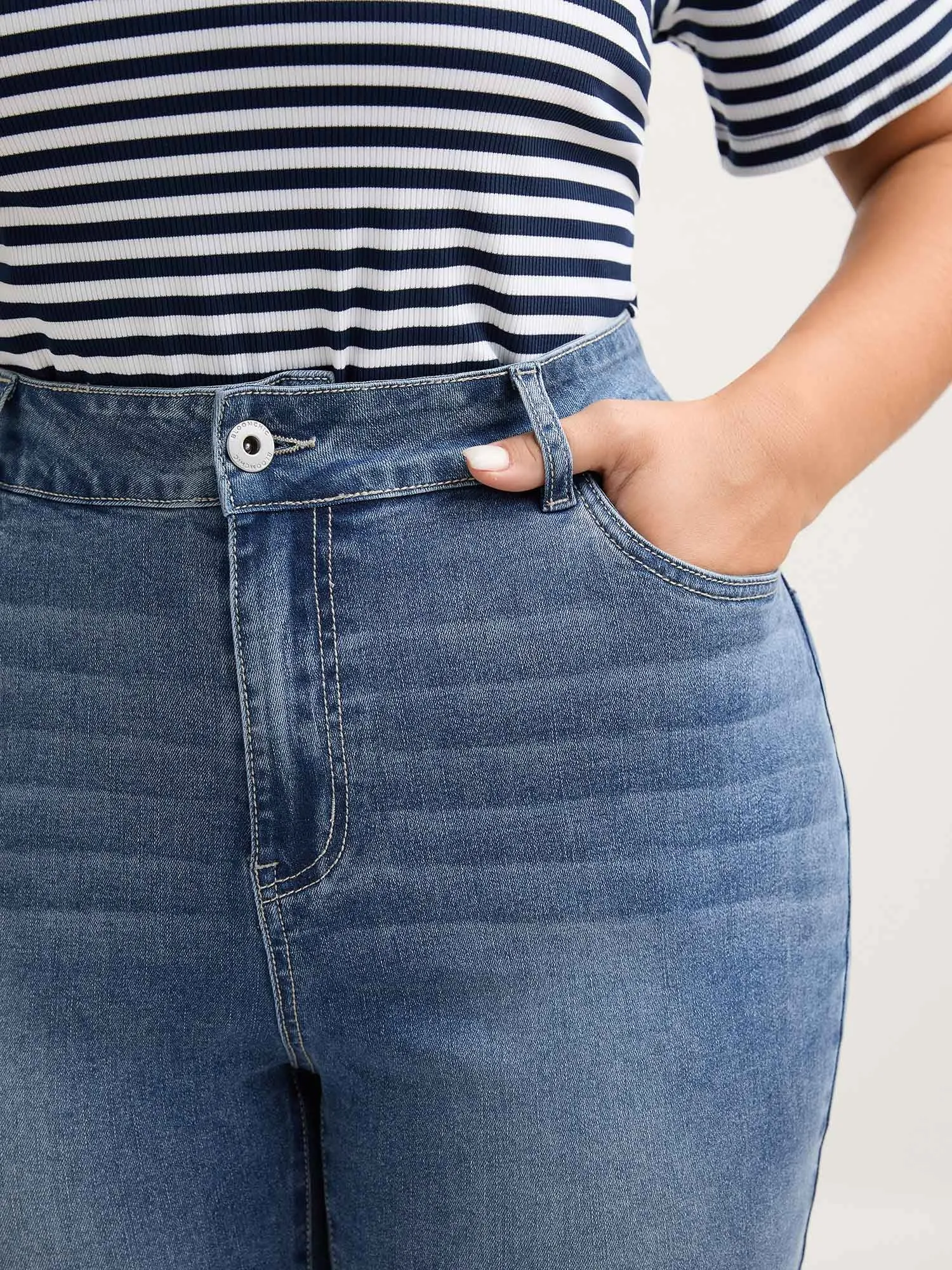 Vintage Straight-Leg Mid-Rise Jeans sold by Bloomchic product image thumbnail 3