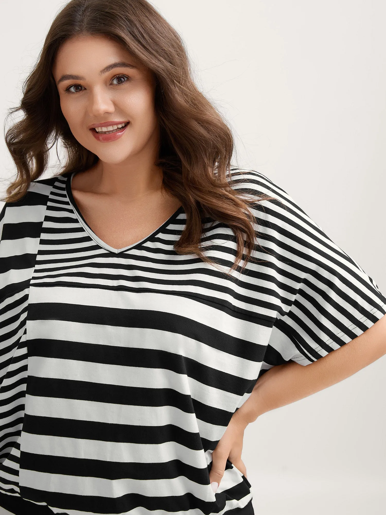 Irregular Stripes Color Contrast T-Shirt sold by Bloomchic product image thumbnail 2