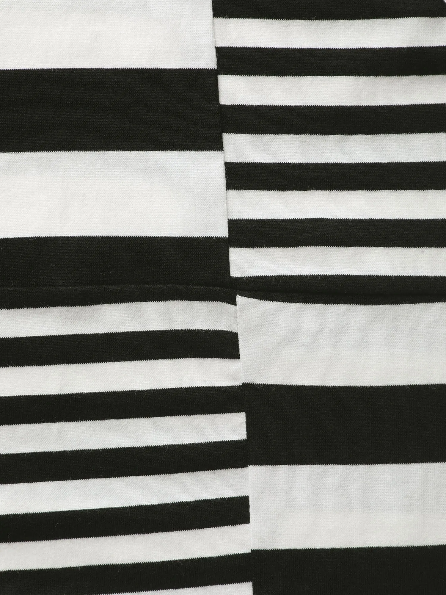 Irregular Stripes Color Contrast T-Shirt sold by Bloomchic product image thumbnail 5