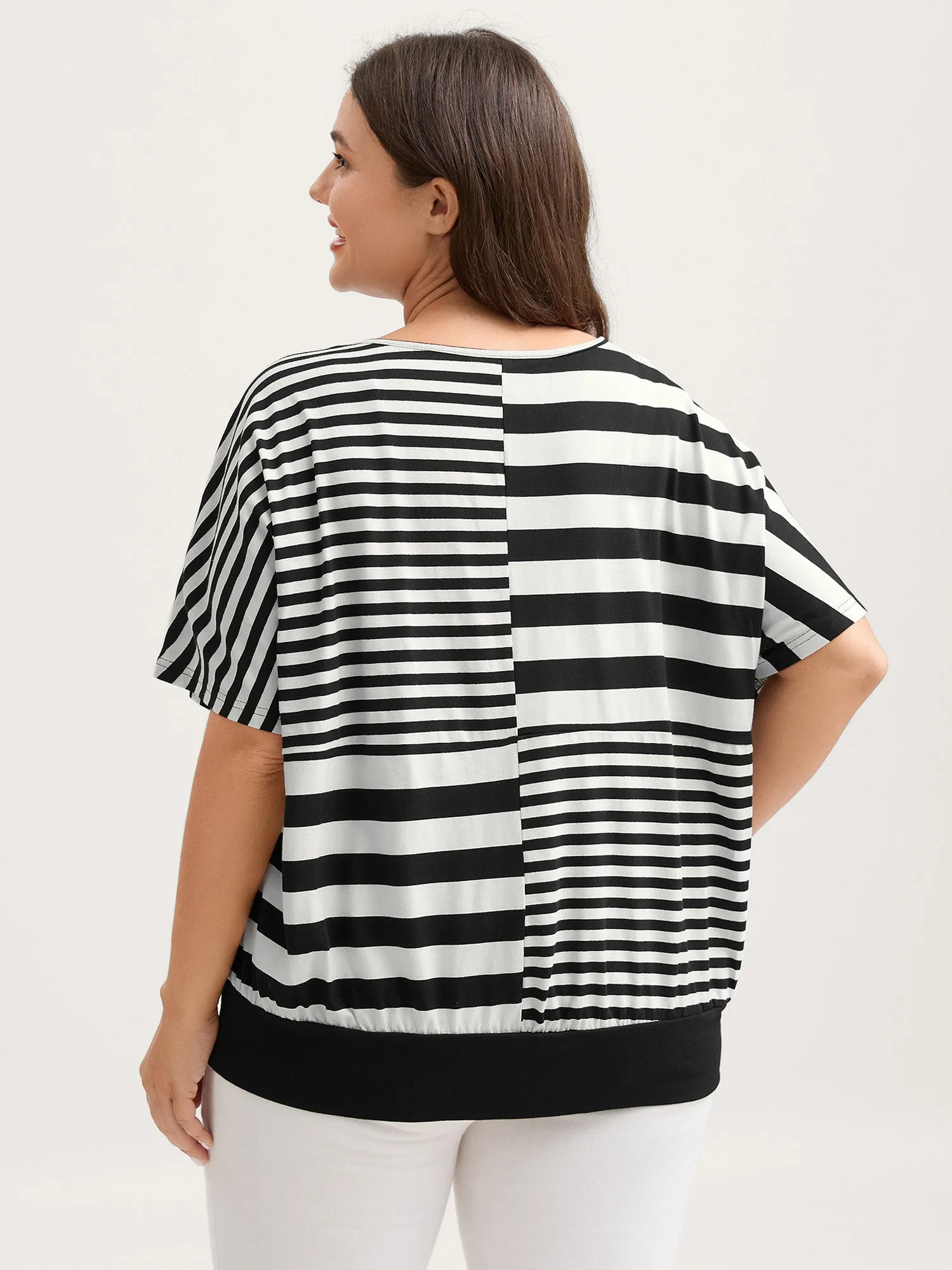Irregular Stripes Color Contrast T-Shirt sold by Bloomchic product image thumbnail 4