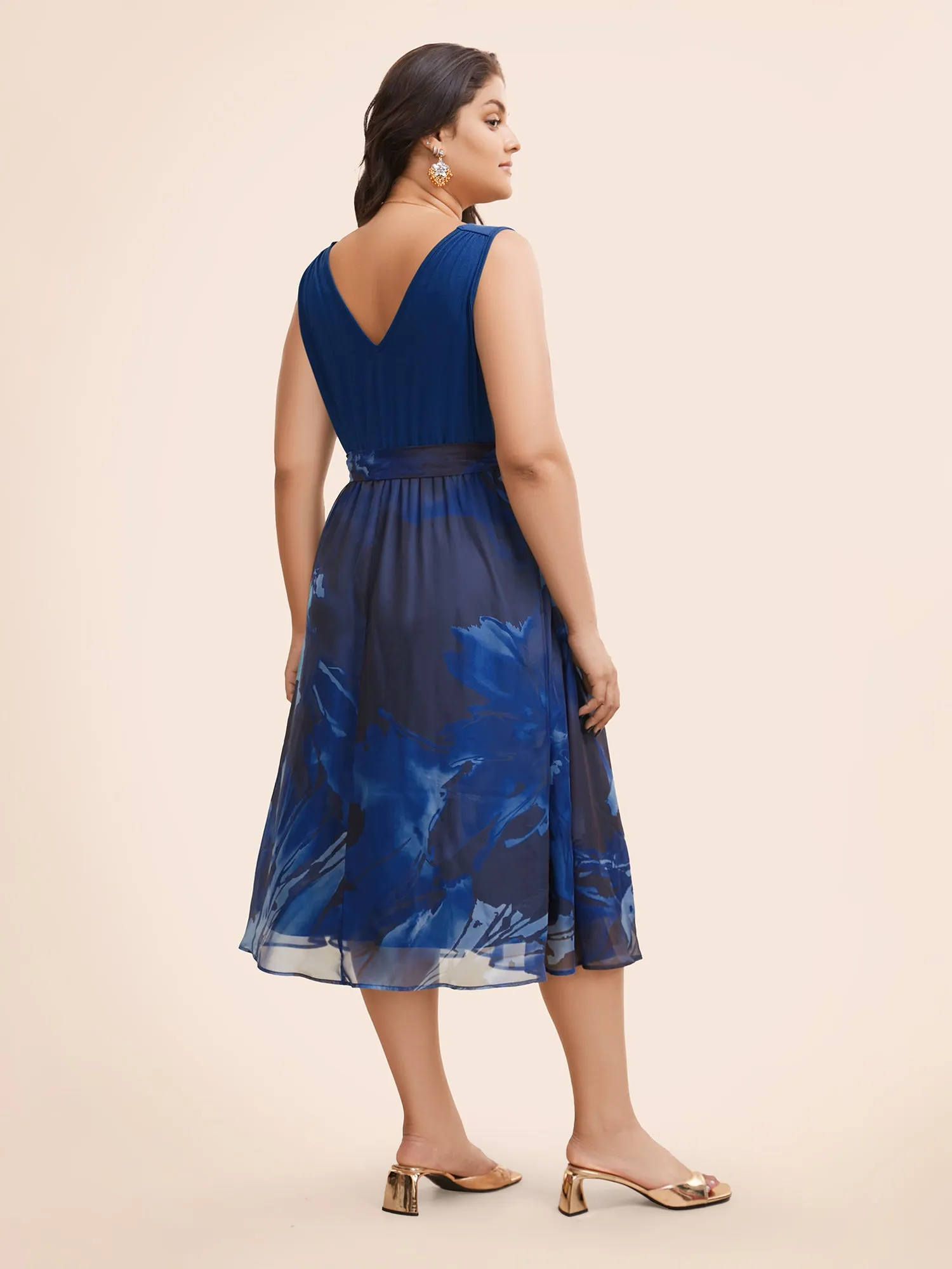 Floral Print Belted Patchwork Pocket Tank Dress sold by Bloomchic product image thumbnail 4