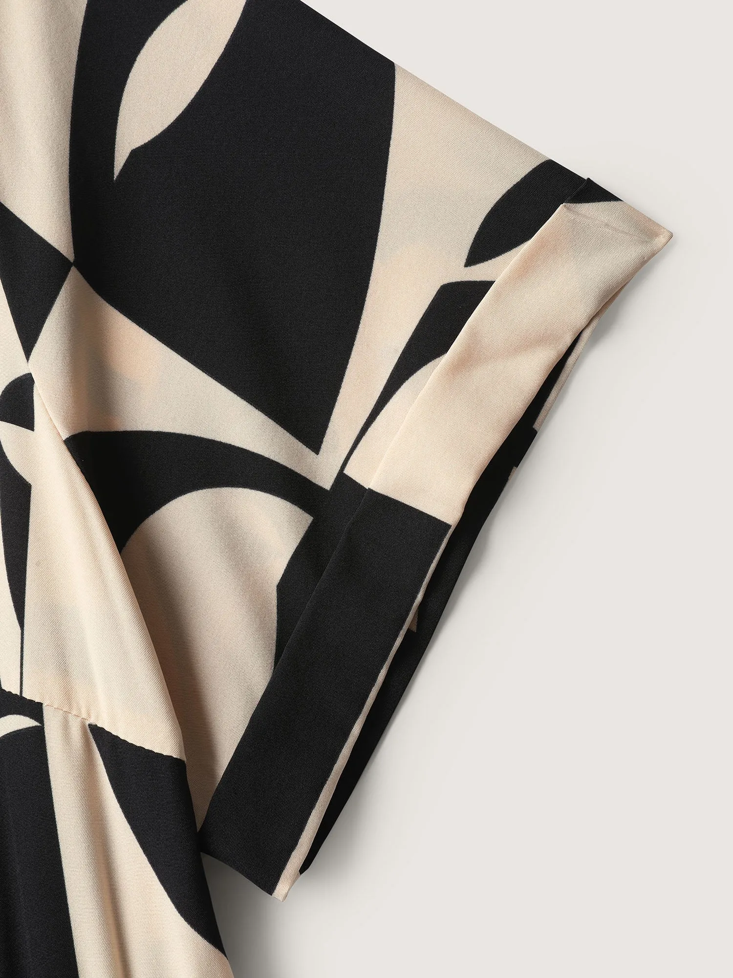 Geometric Print Arc Hem Midi Dress sold by Bloomchic product image thumbnail 5