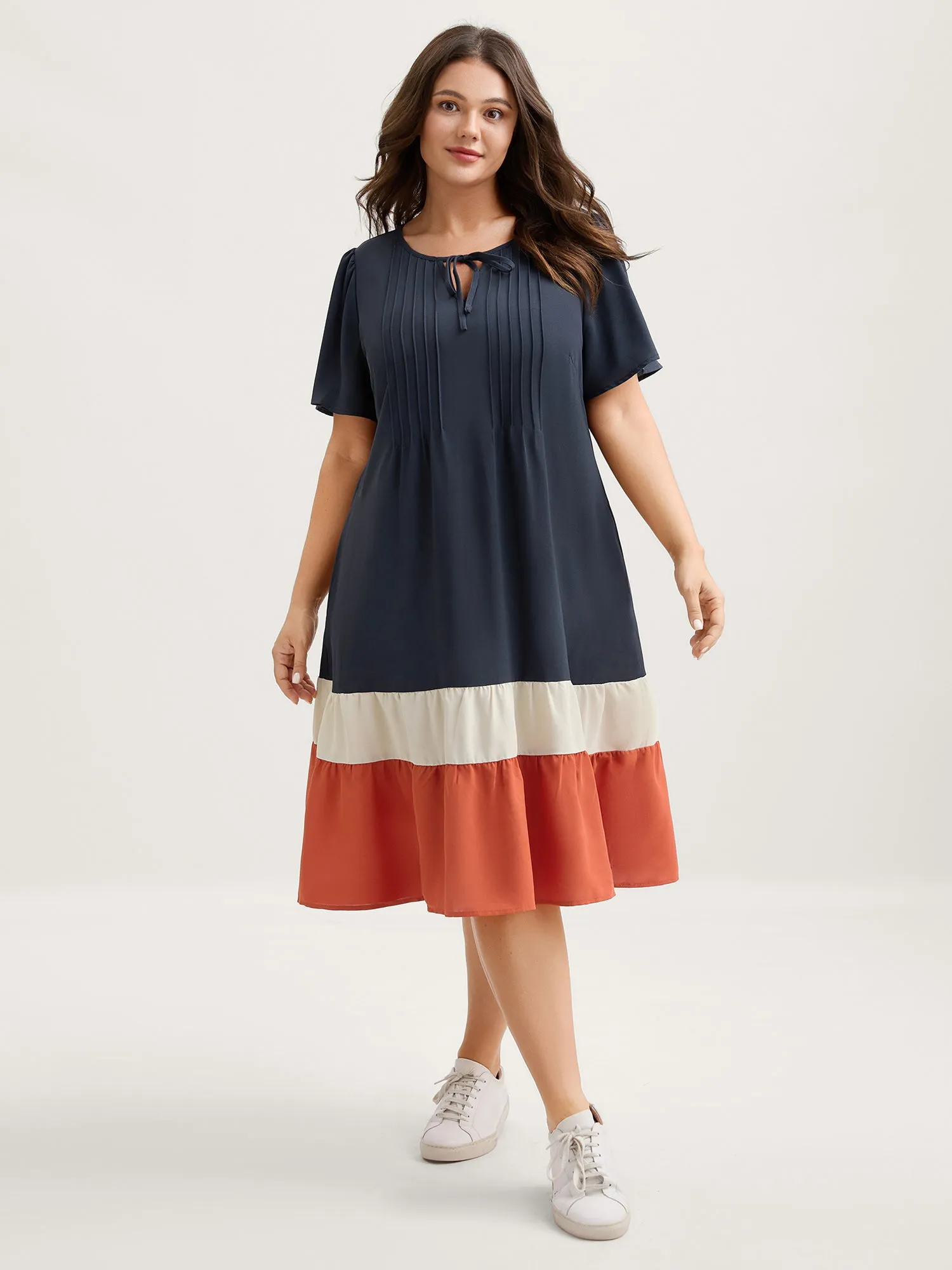 Color Contrast Plicated Detail Midi Dress sold by Bloomchic product image thumbnail 3