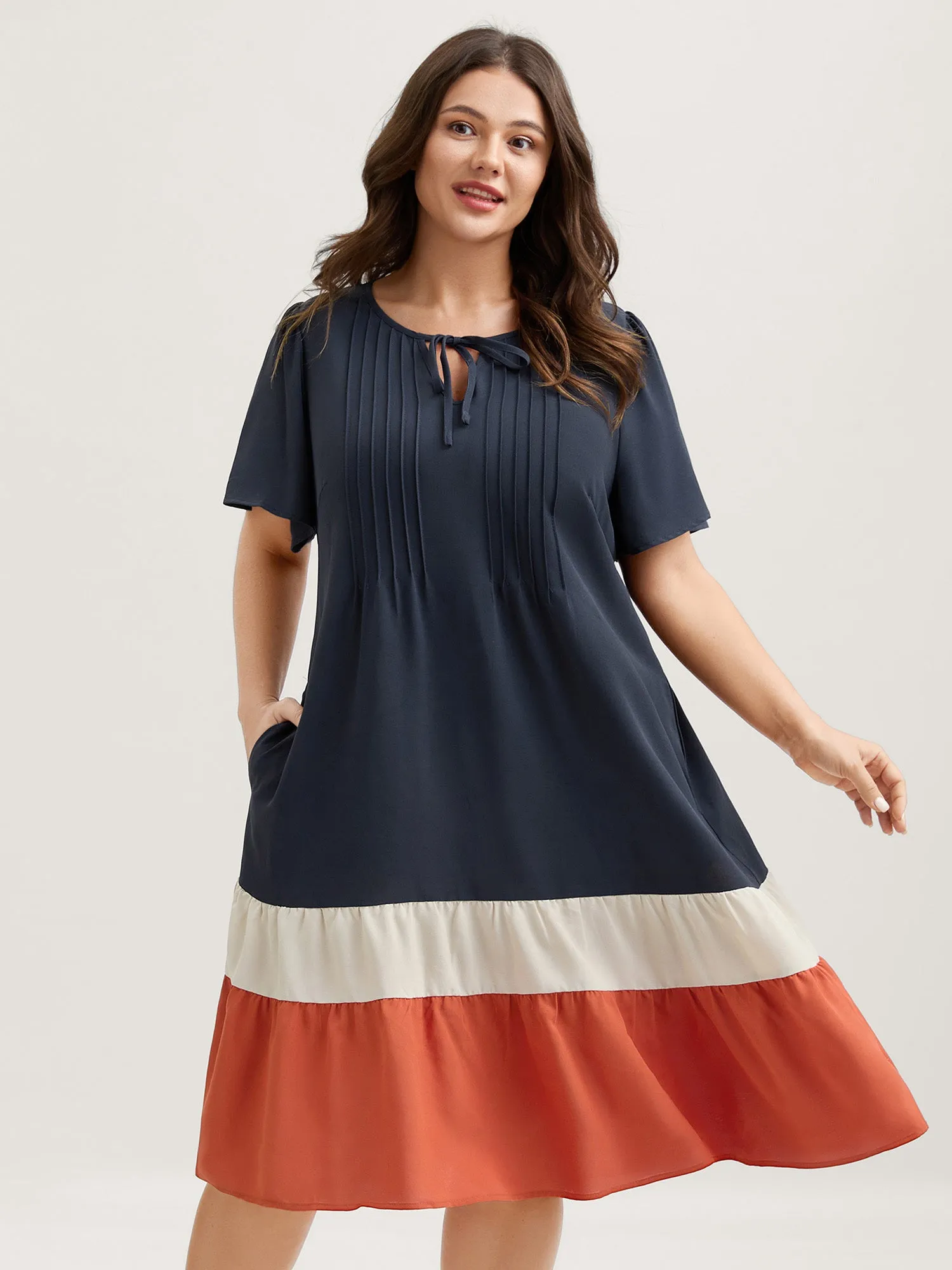 Color Contrast Plicated Detail Midi Dress sold by Bloomchic