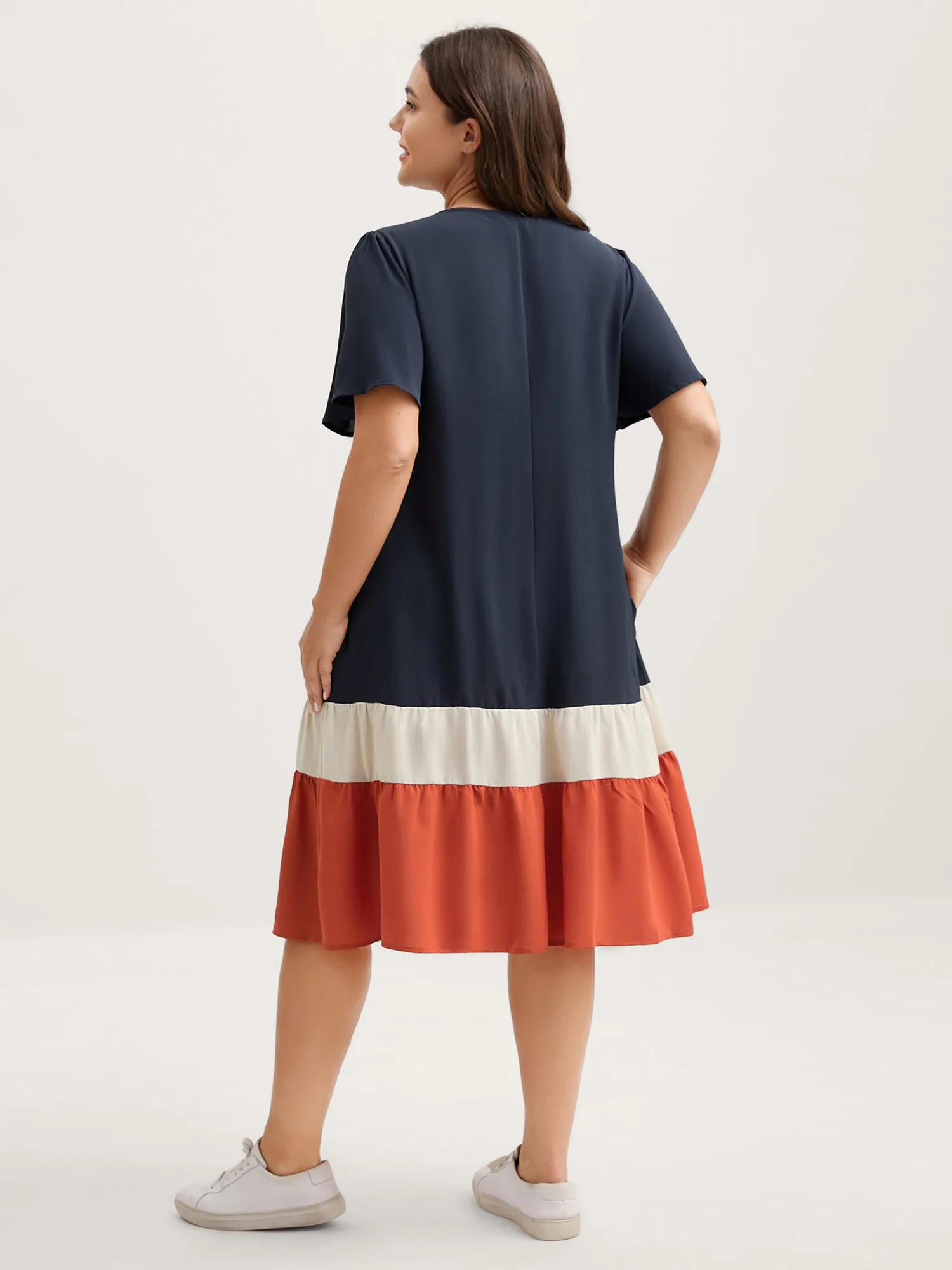 Color Contrast Plicated Detail Midi Dress sold by Bloomchic product image thumbnail 4