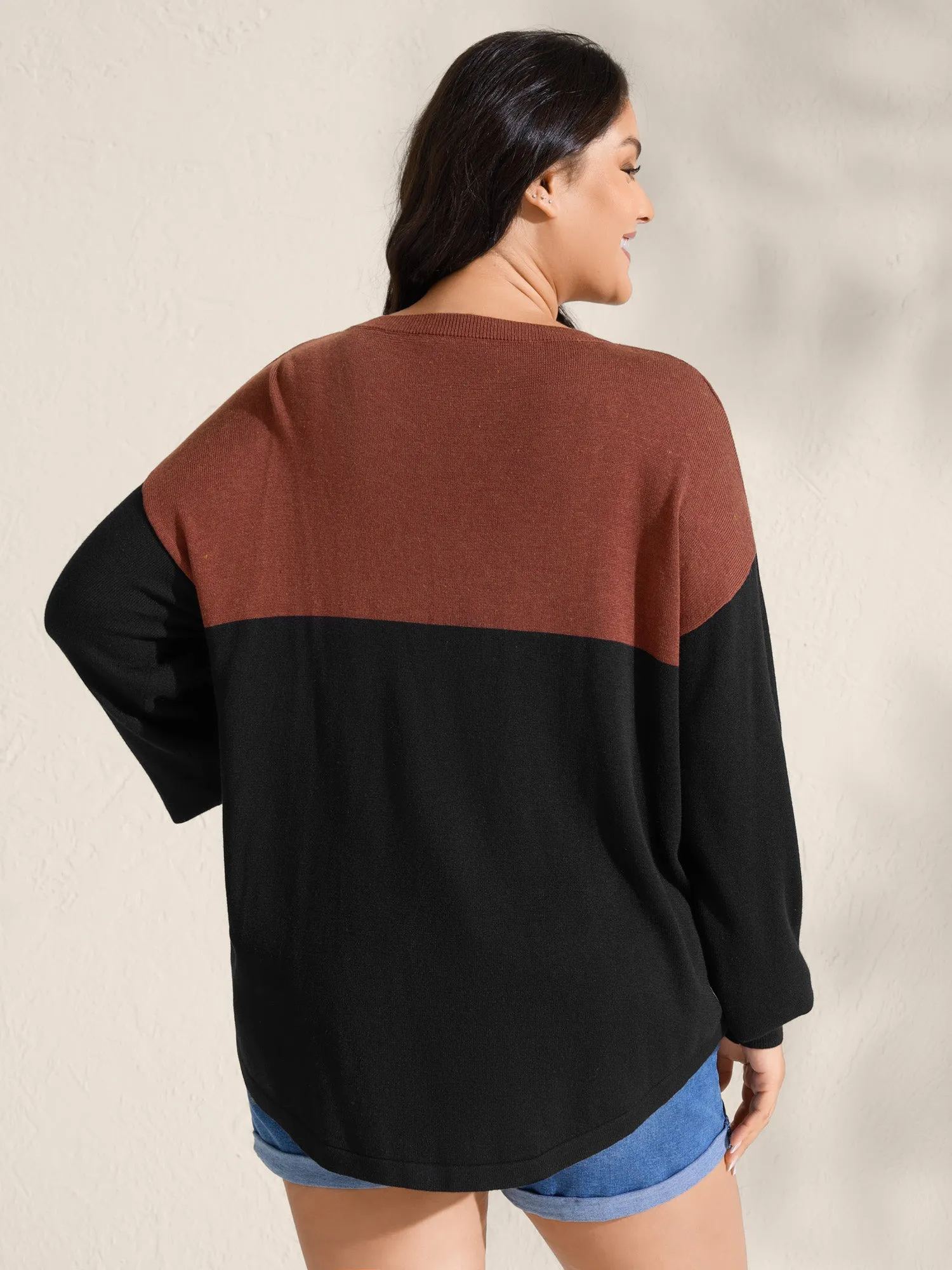 Supersoft Color Block Drop Shoulders Curvy Hem Pullover sold by Bloomchic product image thumbnail 4