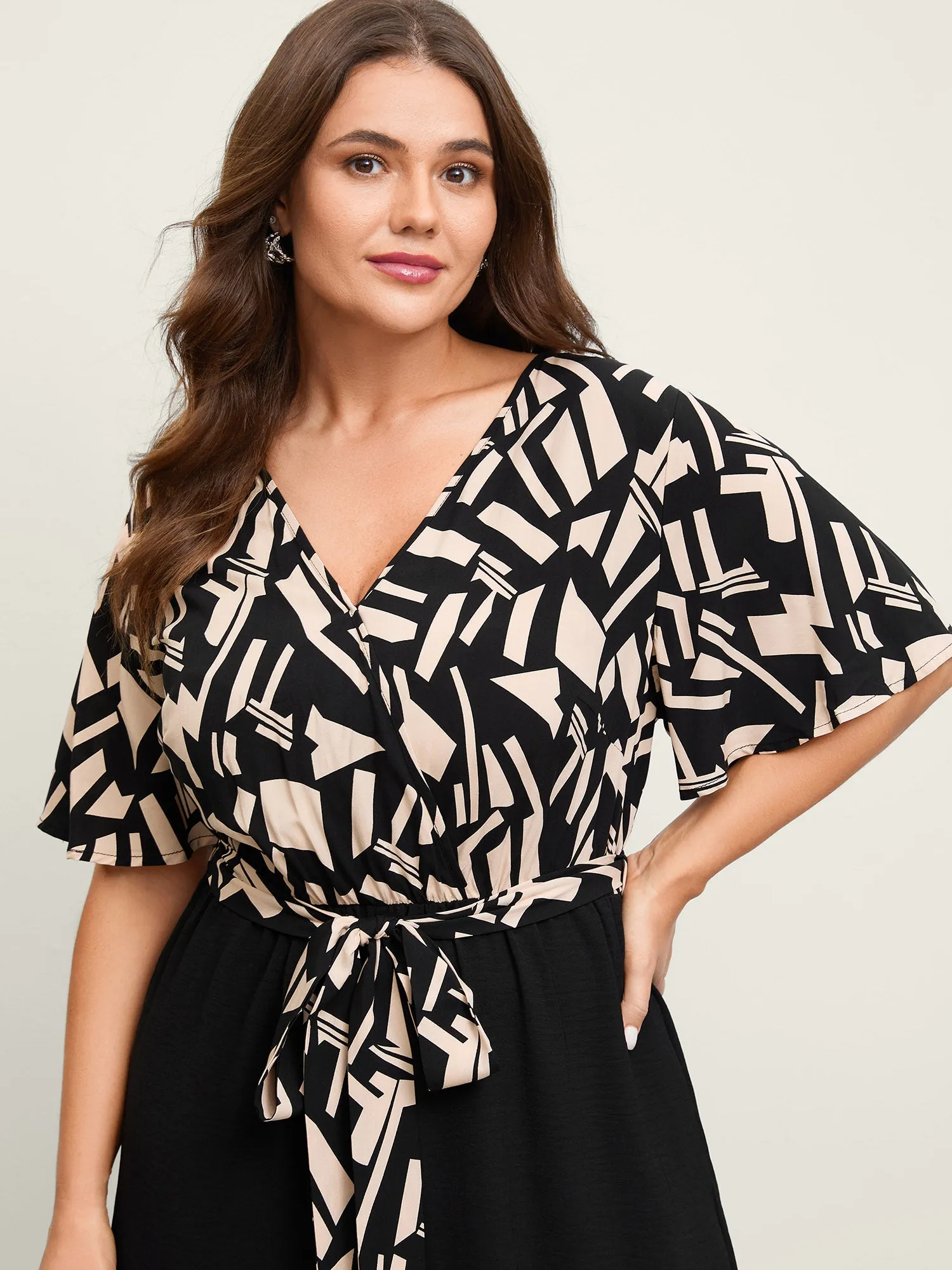 Geometric Pattern Contrast Pockets Jumpsuit sold by Bloomchic product image thumbnail 2