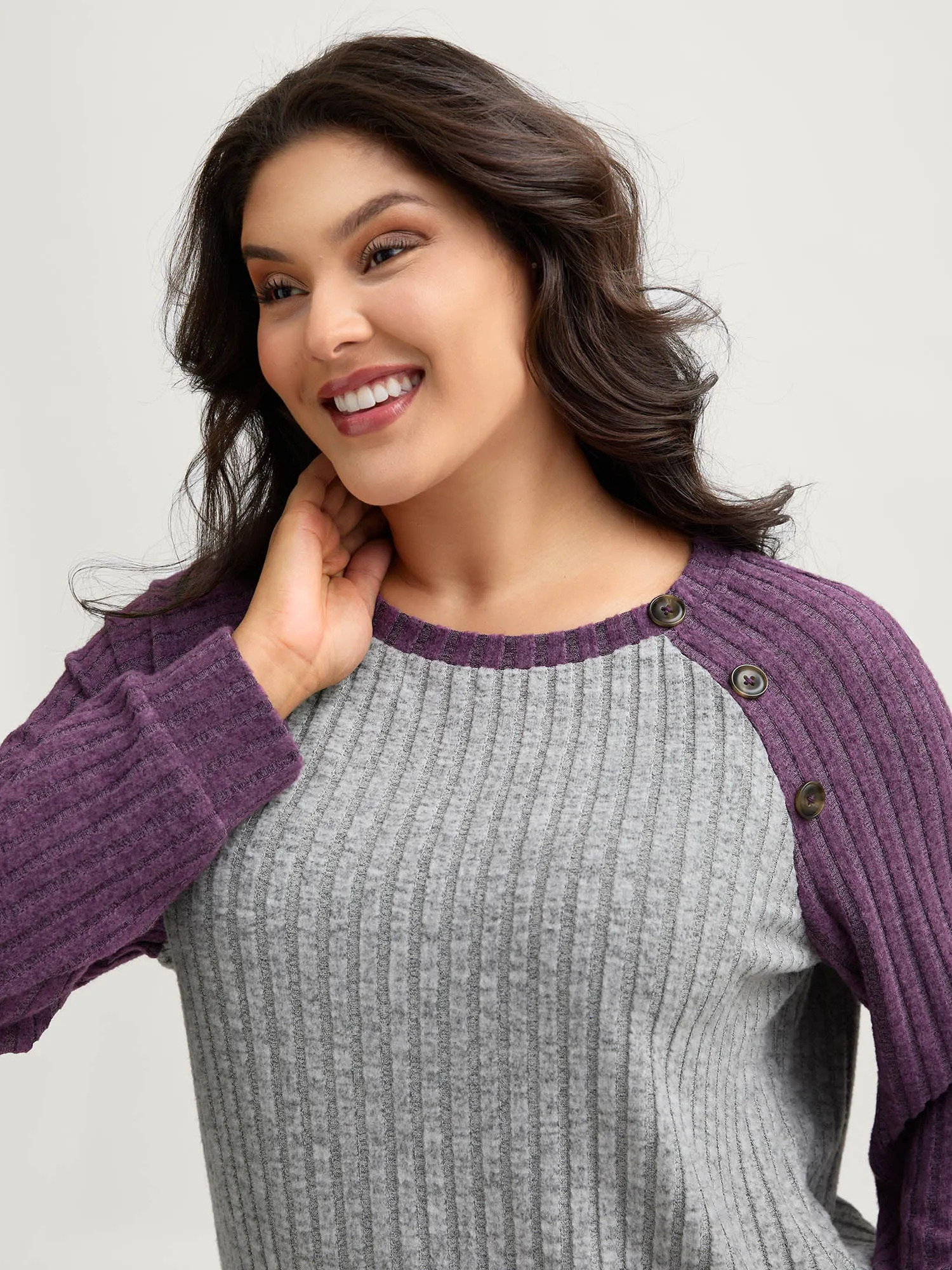 Heather Textured Color Contrast Sweatshirt sold by Bloomchic product image thumbnail 2
