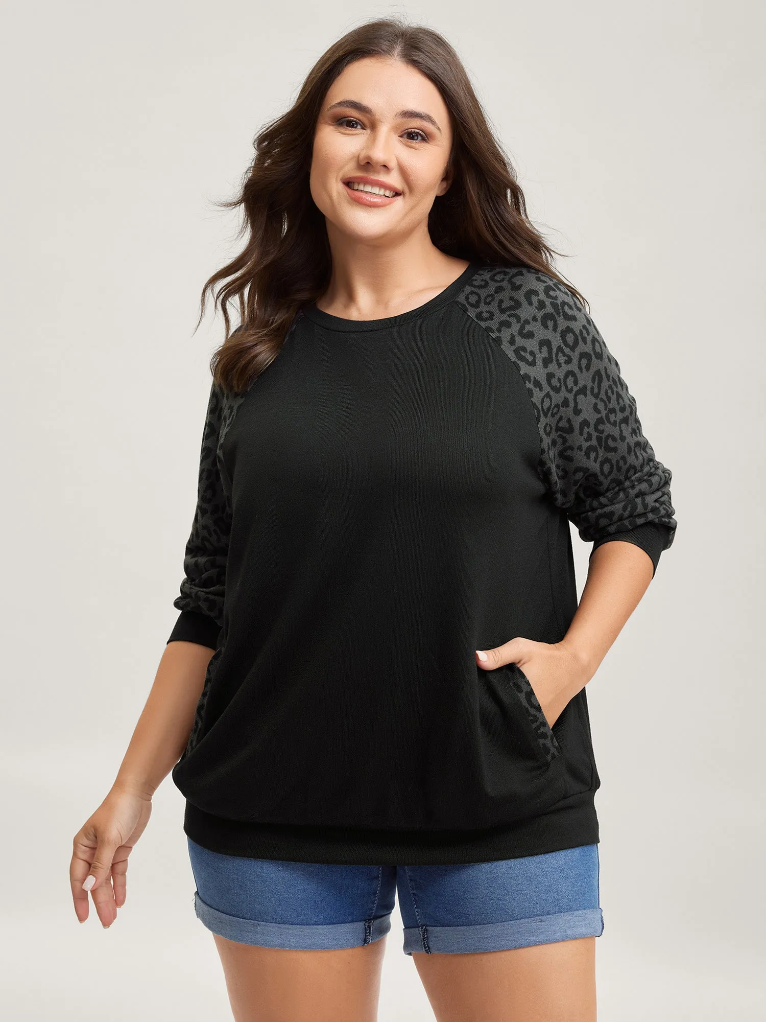 Leopard Print Spliced Pockets Sweatshirt sold by Bloomchic