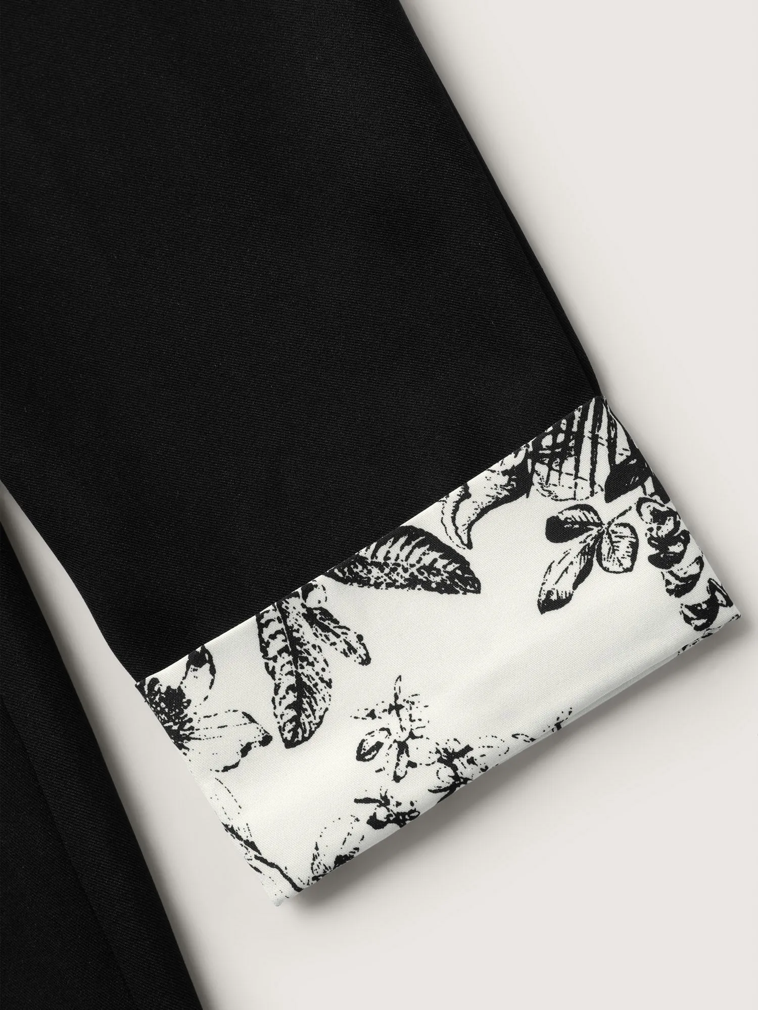 Contrast Sleeve Pockets Solid Blazer sold by Bloomchic product image thumbnail 5
