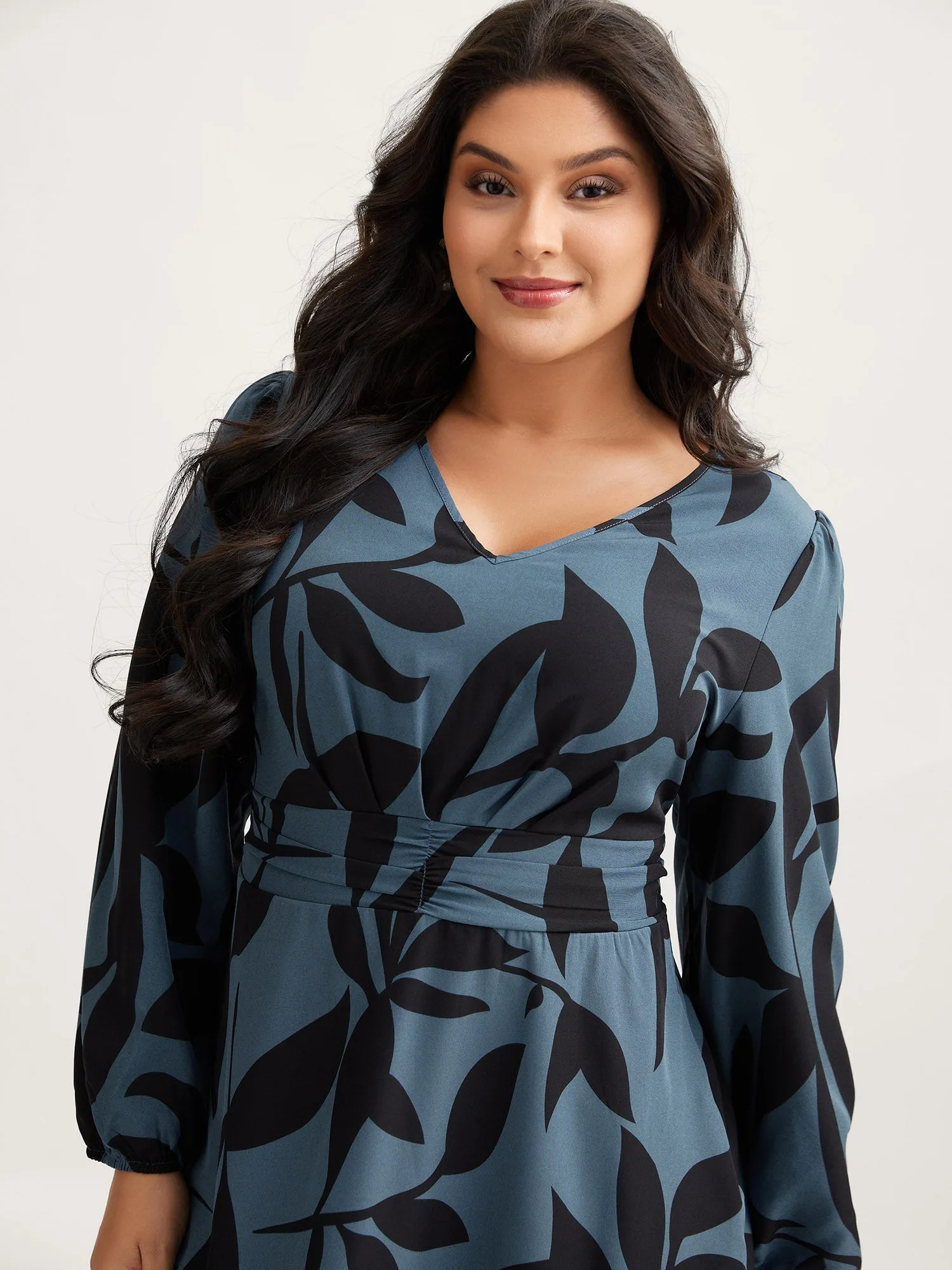 Silhouette Flower Print Shirred Waist Knee-Length Dress sold by Bloomchic product image thumbnail 2