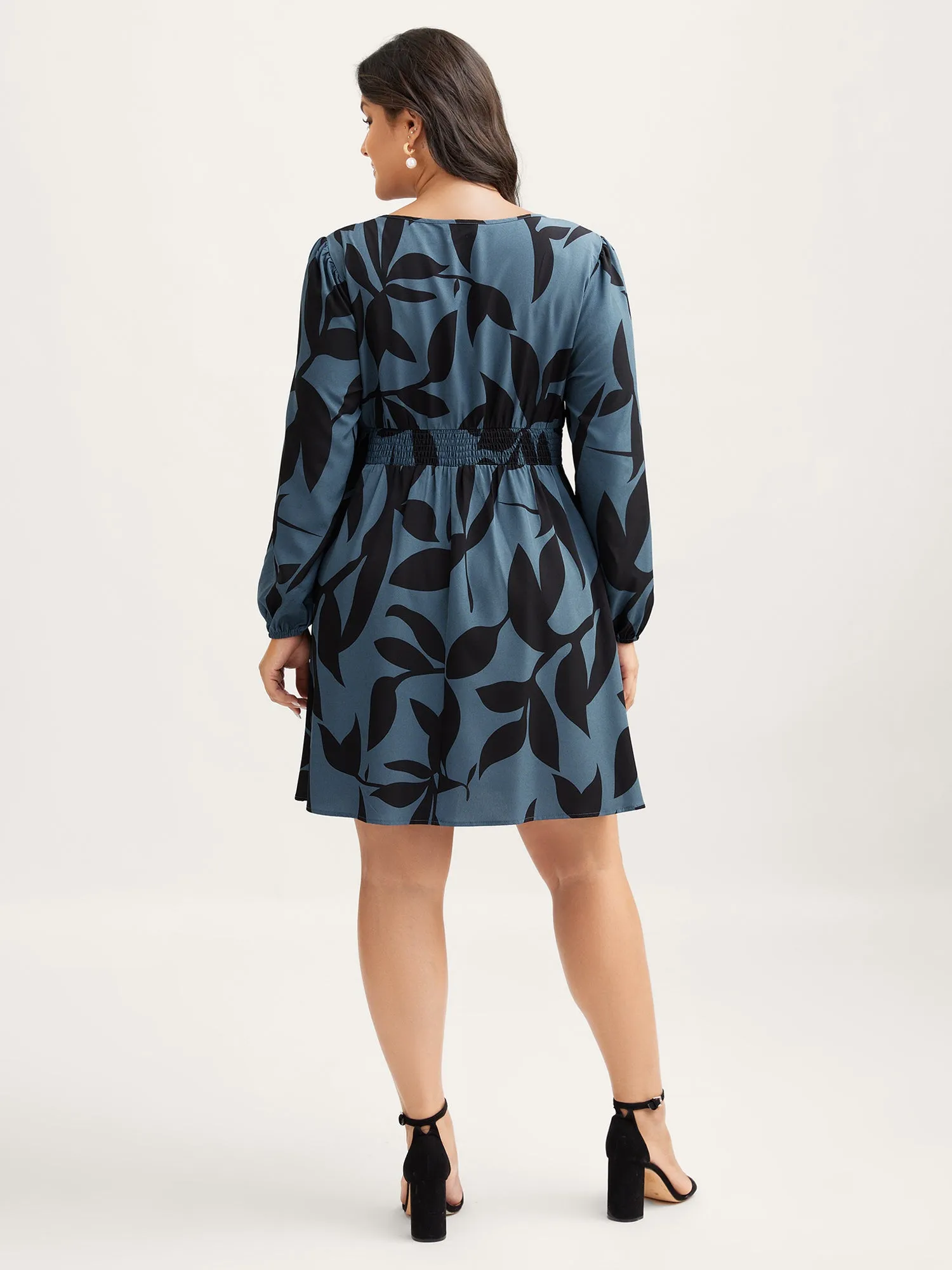 Silhouette Flower Print Shirred Waist Knee-Length Dress sold by Bloomchic product image thumbnail 4