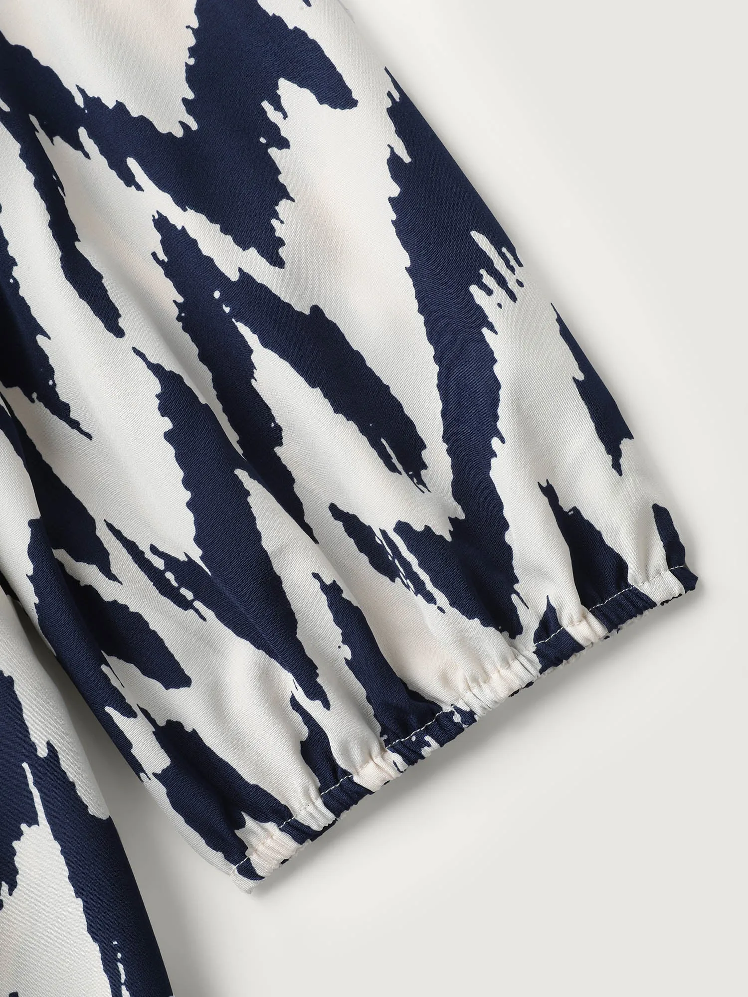 Abstract Print Shirred Puffy Sleeve Midi Dress sold by Bloomchic product image thumbnail 5