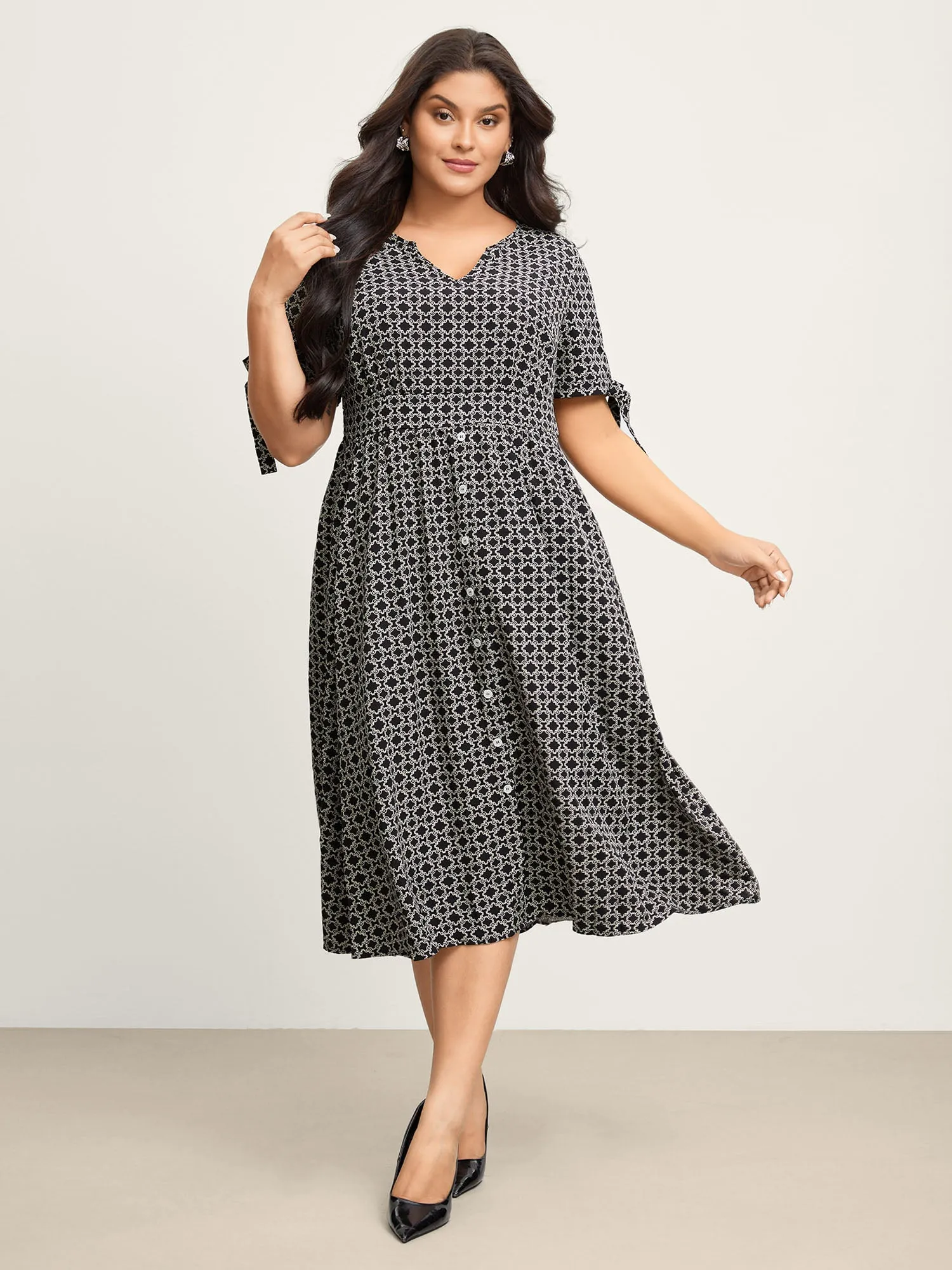 Geometric Print Sleeve Tie Midi Dress sold by Bloomchic product image thumbnail 3